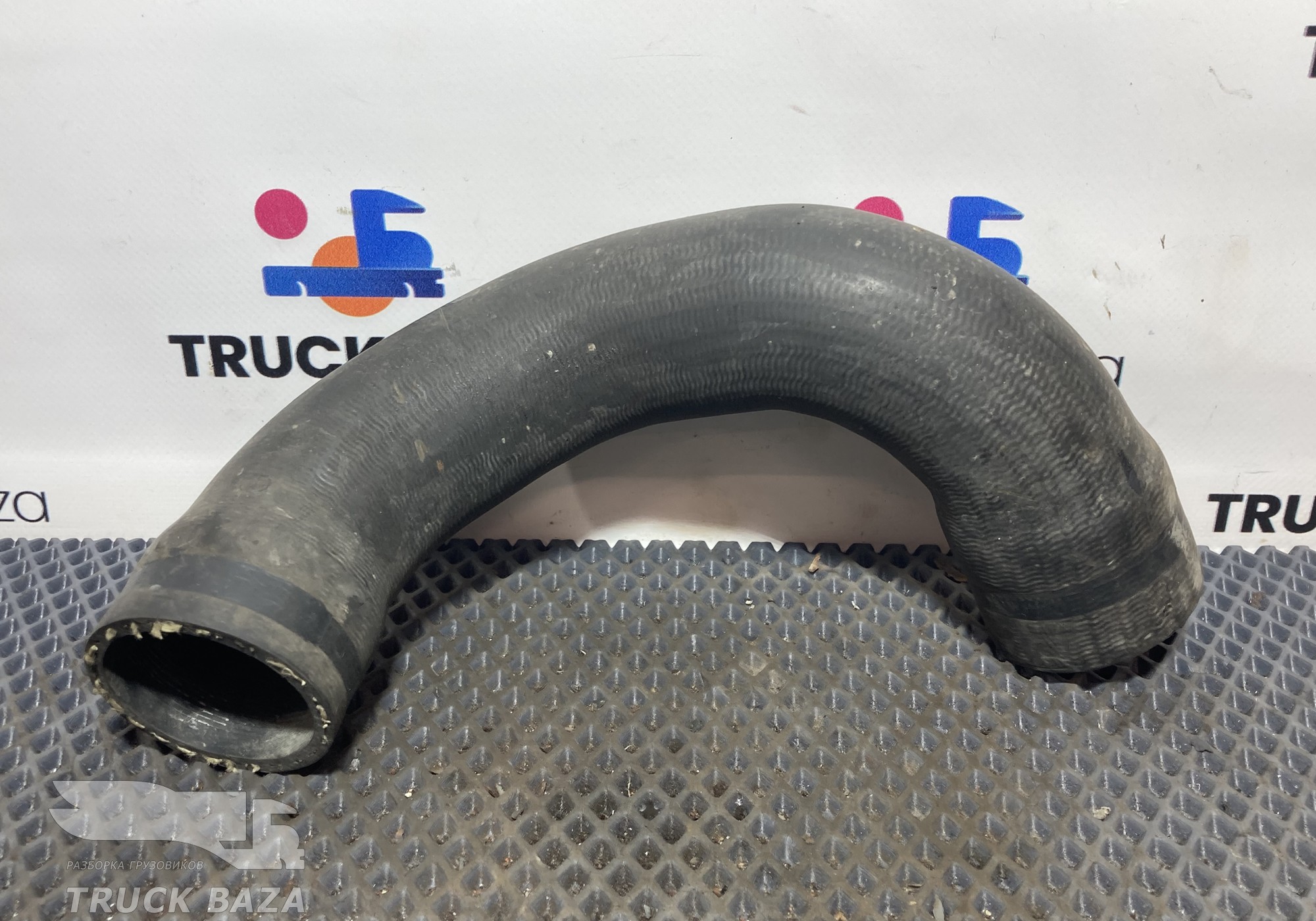 2438754 Патрубок радиатора для Scania 6-series R (с 2016)