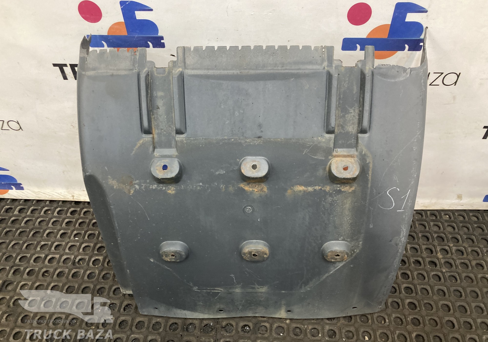 1357600 Крыло заднее левое передняя часть для Scania 4-series P (с 1995 по 2007)