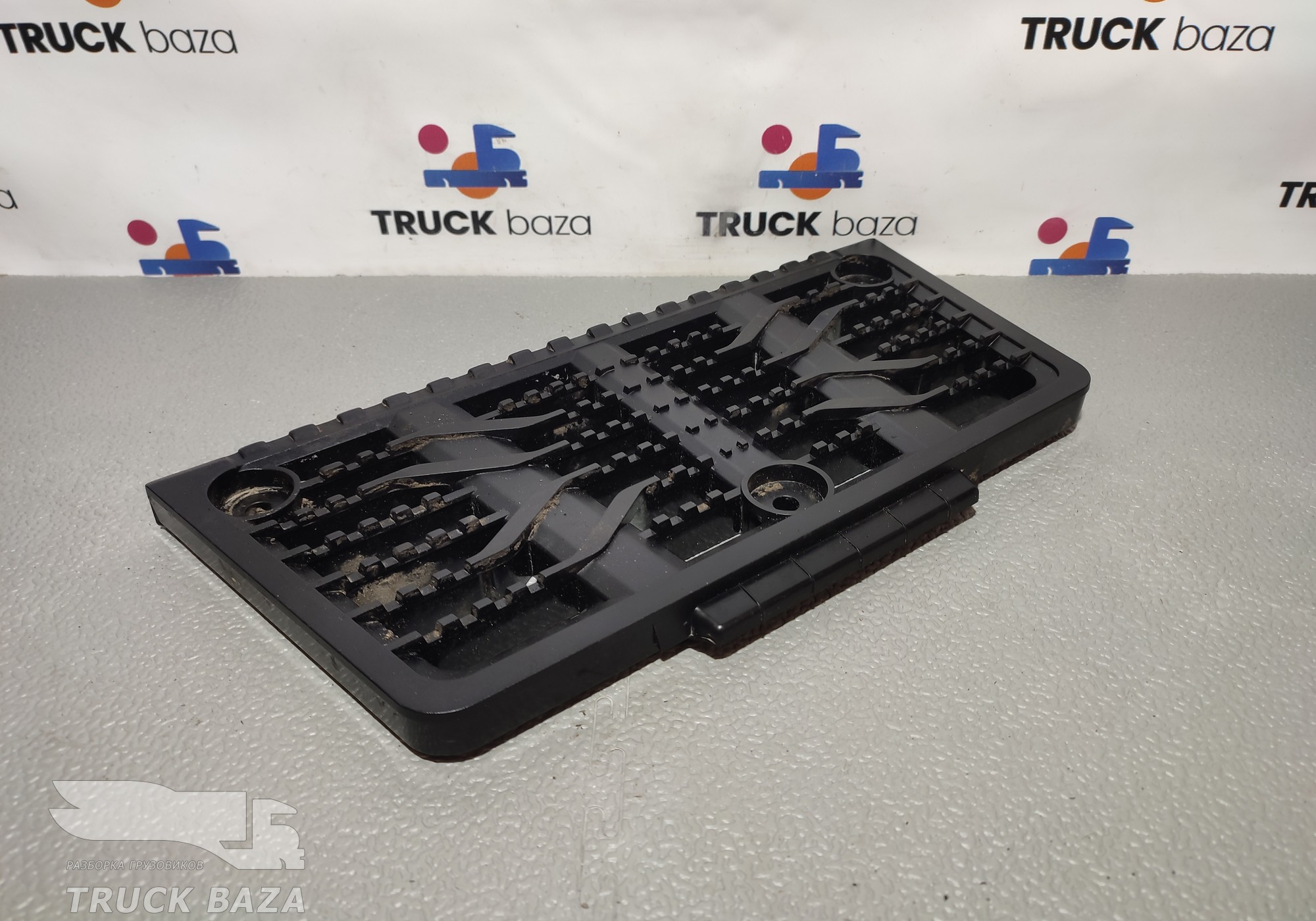 81615110035 Ступенька подножки для Man TGX TG3 (с 2020)