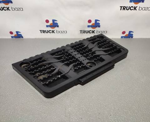 81615110035 Ступенька подножки для Man TGX TG3 (с 2020)