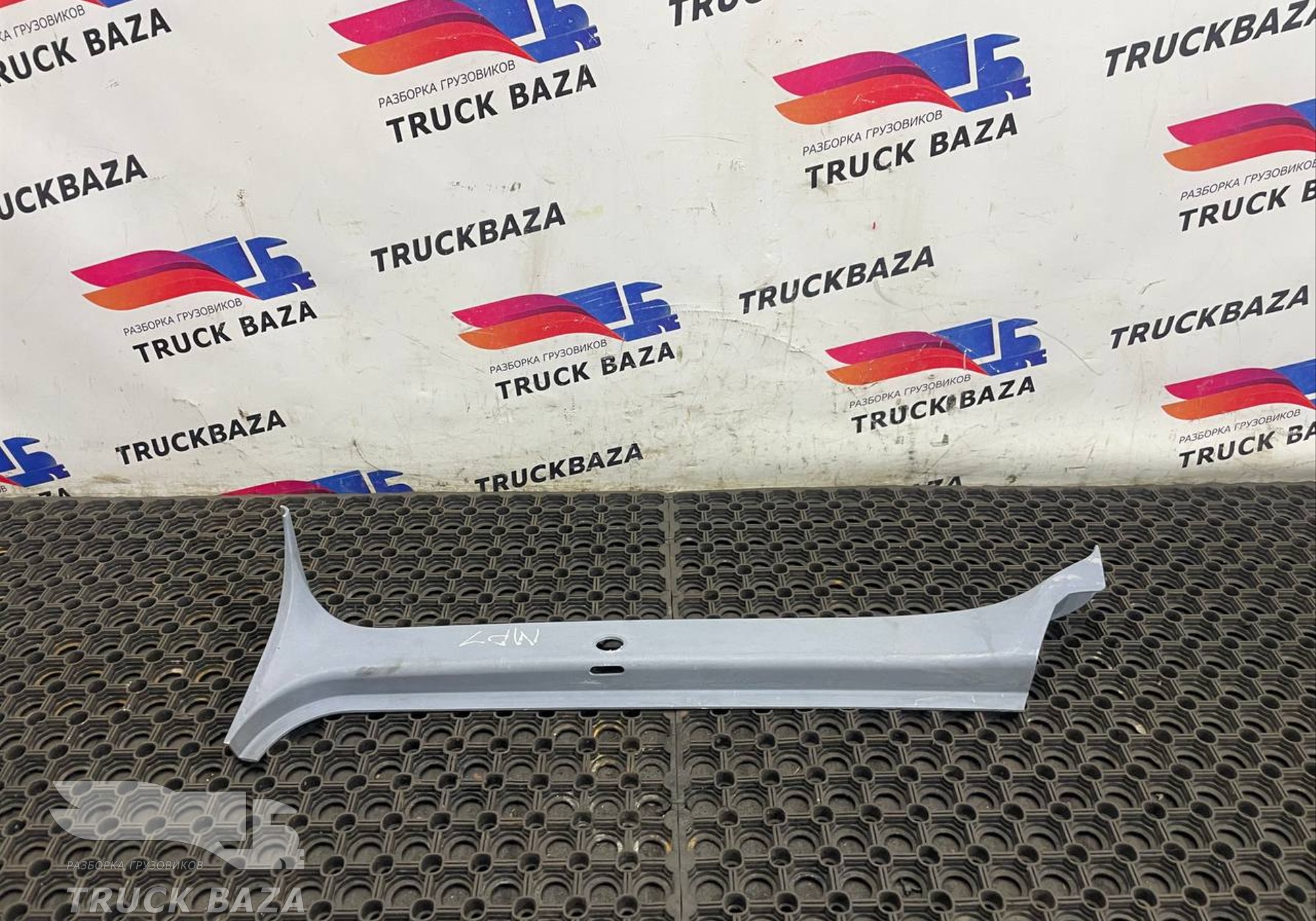 9416880138 Накладка стойки лобового стекла левая для Mercedes-Benz Actros MP1 (с 1996 по 2003)