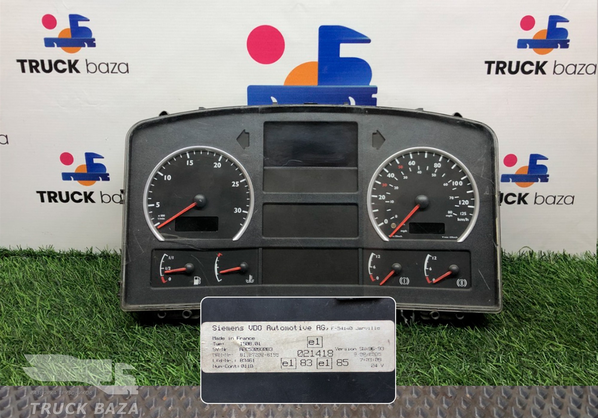 81272026155 Панель приборов