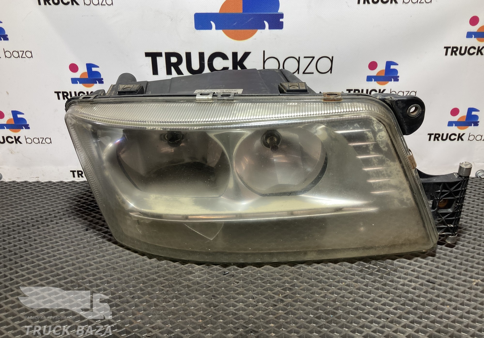 81251016750 Фара правая для Man TGX II (с 2012)