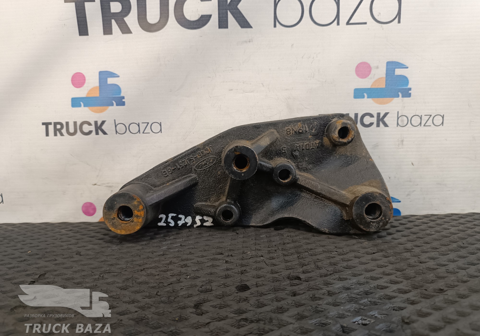 JC465J251GB Кронштейн бака AdBlue для Ford F-MAX (с 2018)