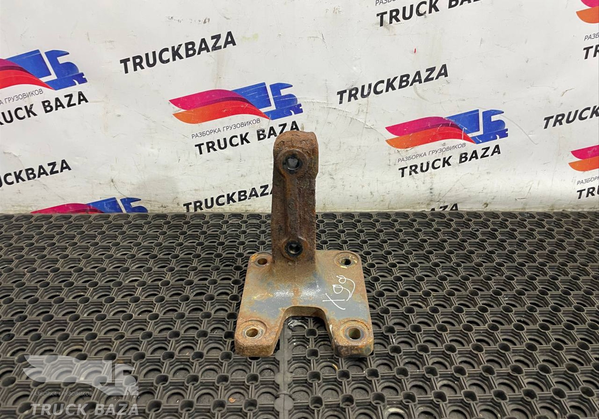 1672275 Кронштейн ящика АКБ для Daf XF105 (с 2005)