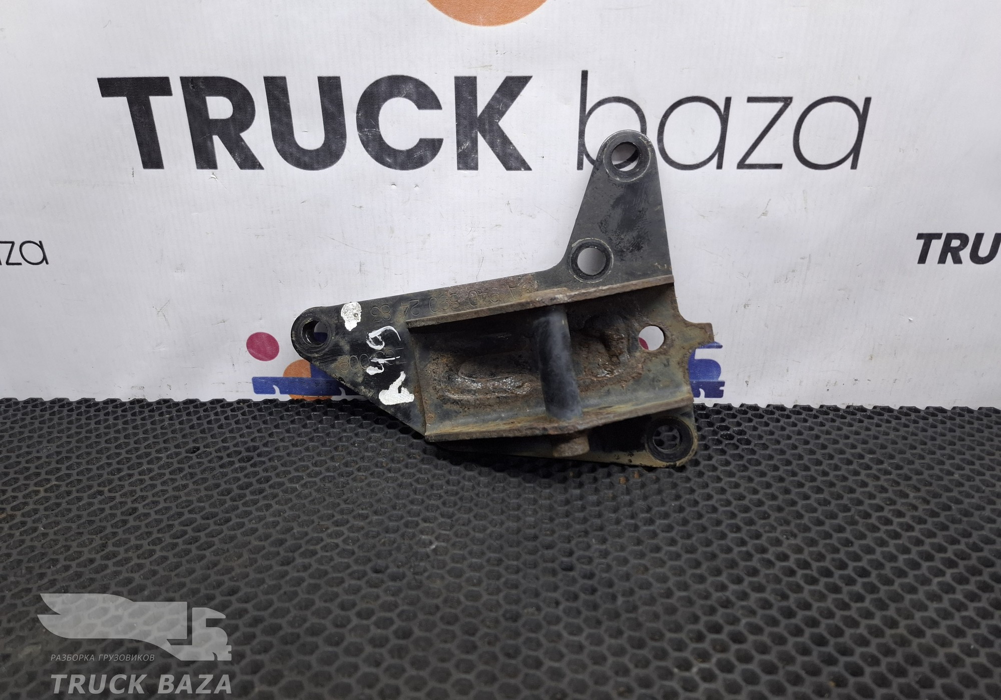 A9408902483 Кронштейн амортизатора кабины левый для Mercedes-Benz Atego