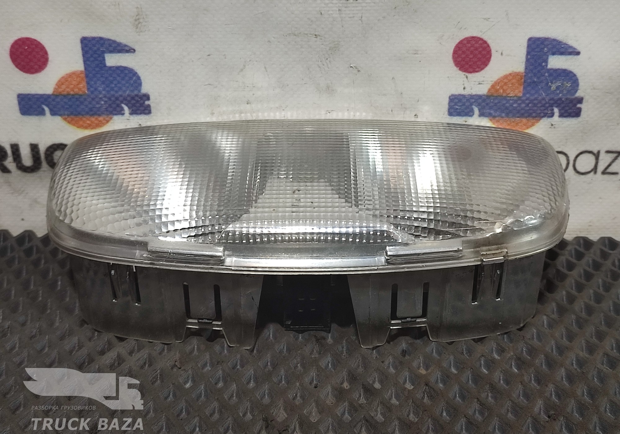 9438201201 Плафон салонный правый