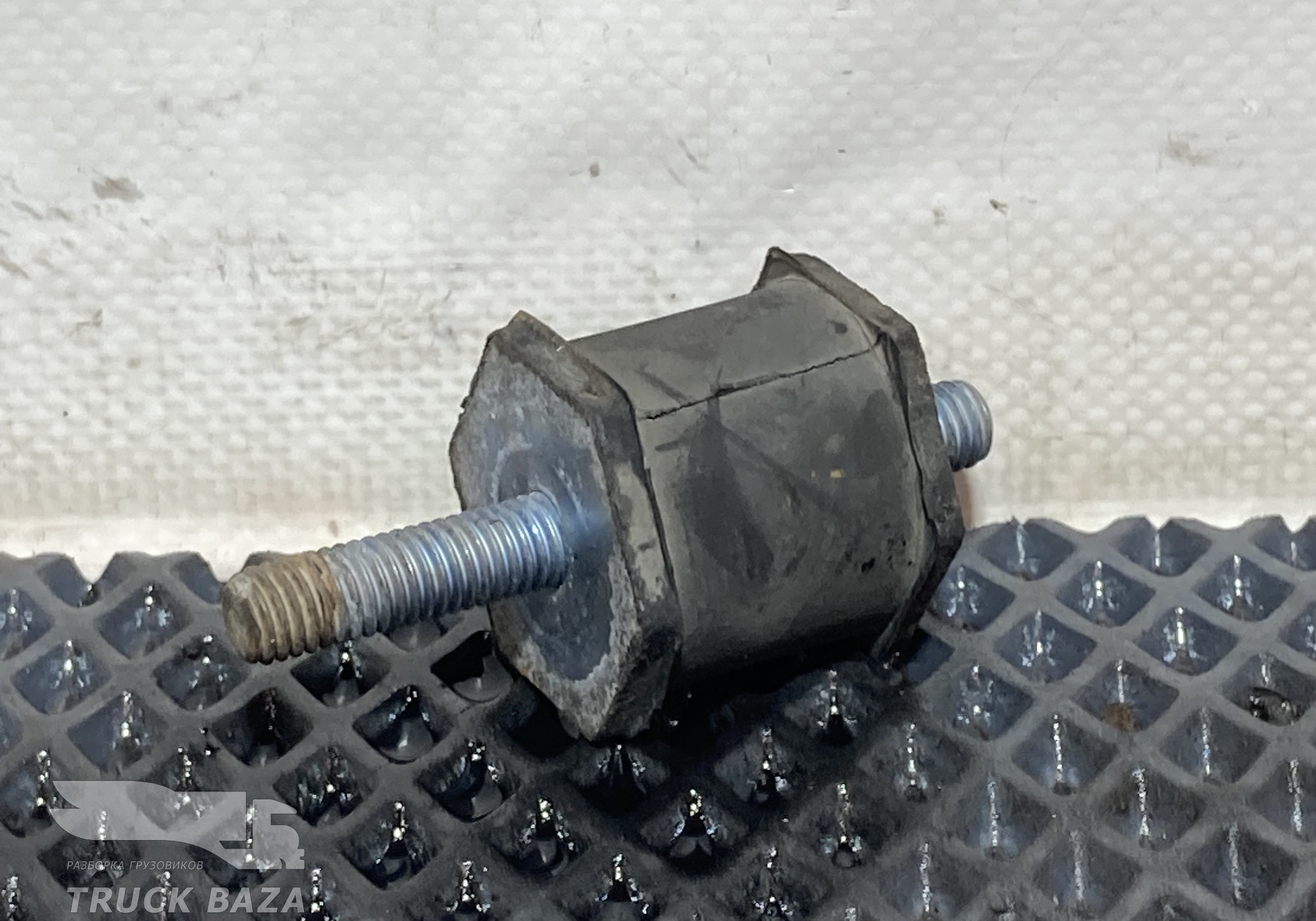 0029870940 Демпфер воздухозаборника