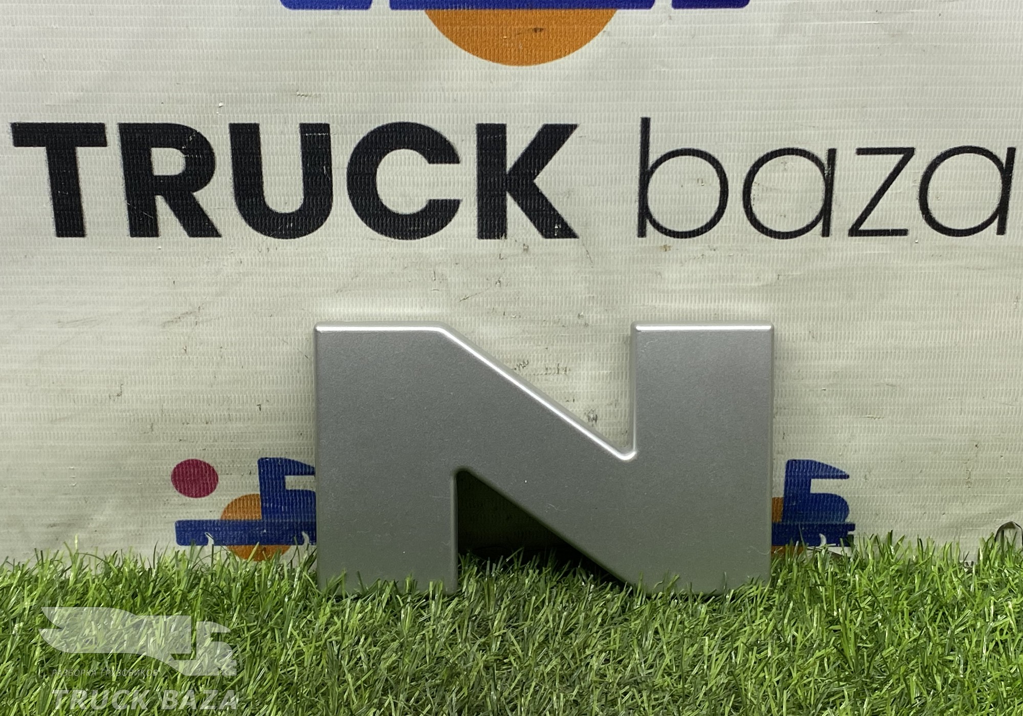 81978400316 Эмблема N