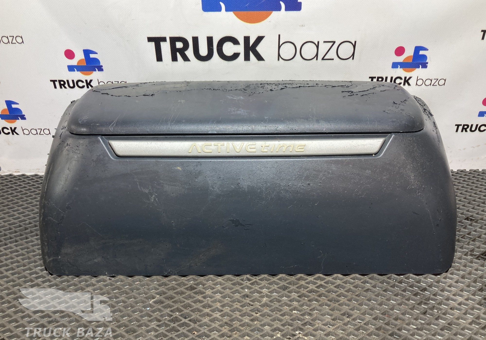 504213971 Бардачок приборной панели для Iveco Stralis II Hi-Way (с 2012)