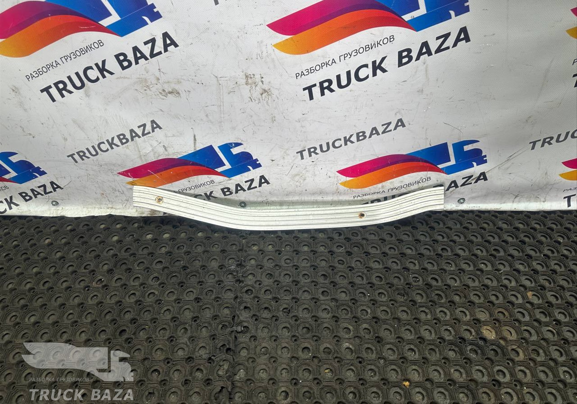 1476080 Накладка порога левая для Scania 4-series