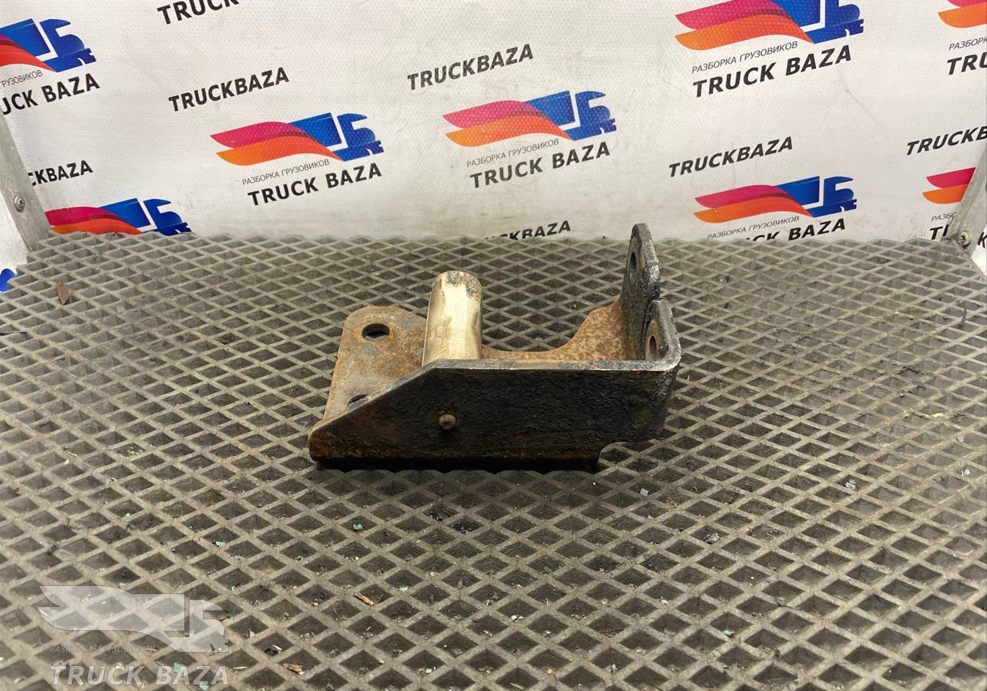 21243556 Кронштейн перекидок для Renault