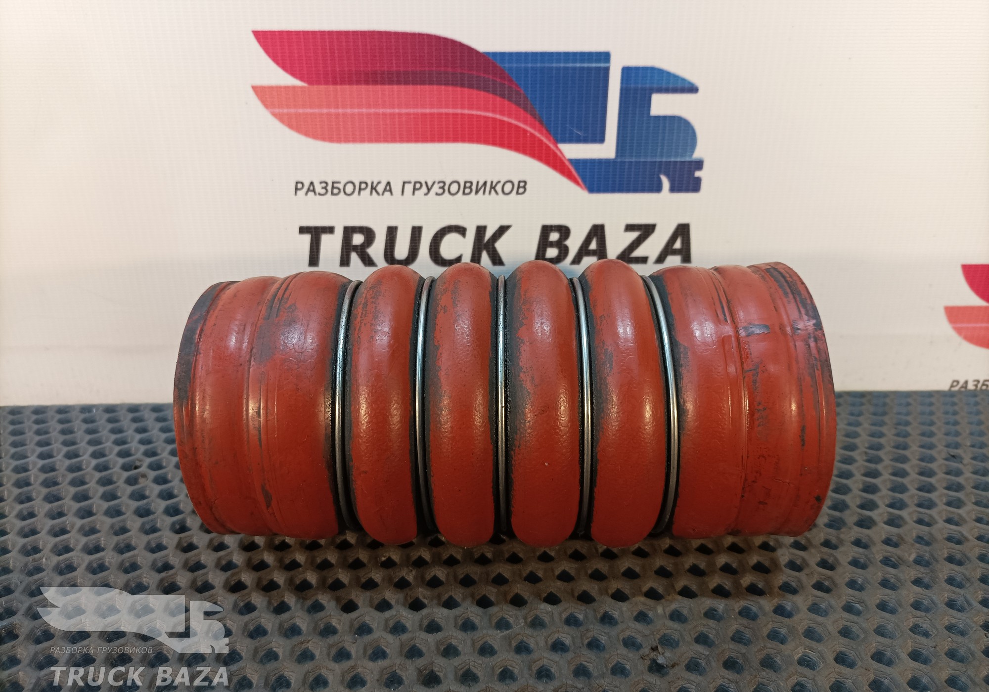 99440309 Патрубок интеркулера для Iveco Stralis II Hi-Way (с 2012)