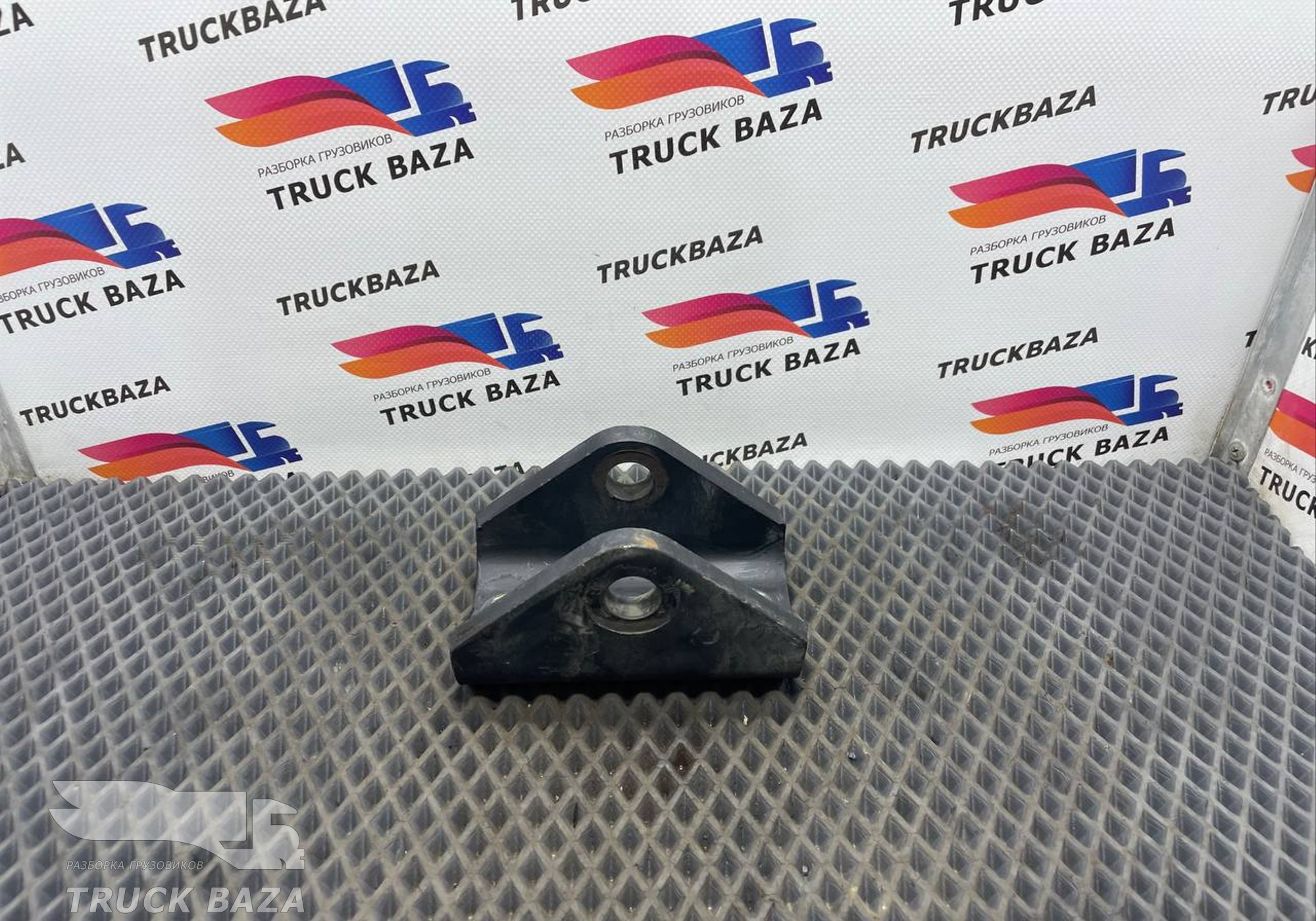 43082916090 Кронштейн стабилизатора заднего для КАМАЗ 54901