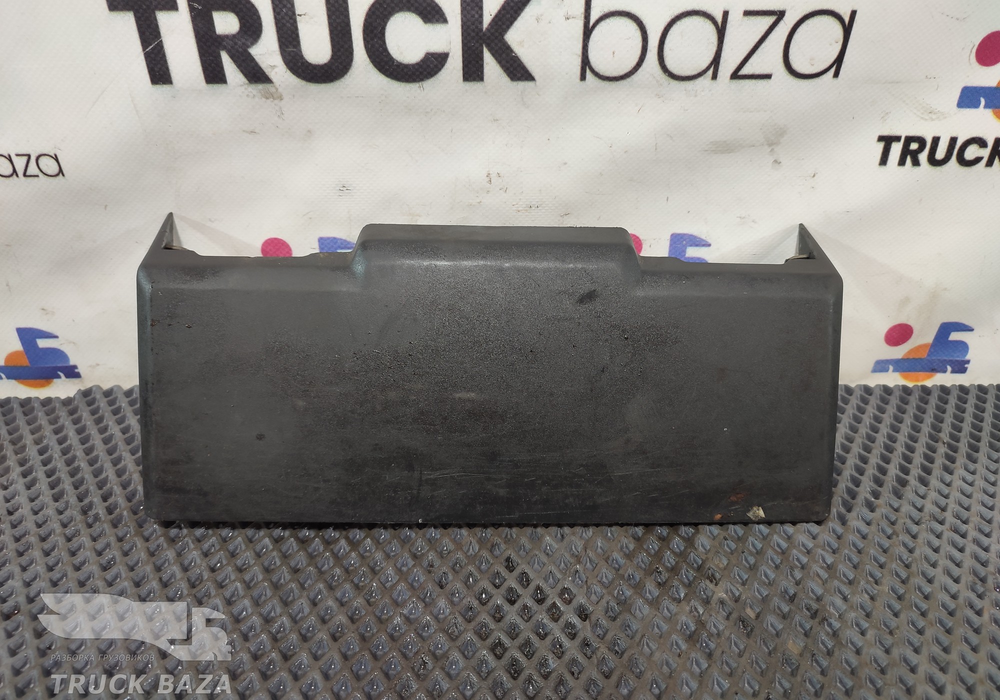 2014331 Крышка крепления сиденья