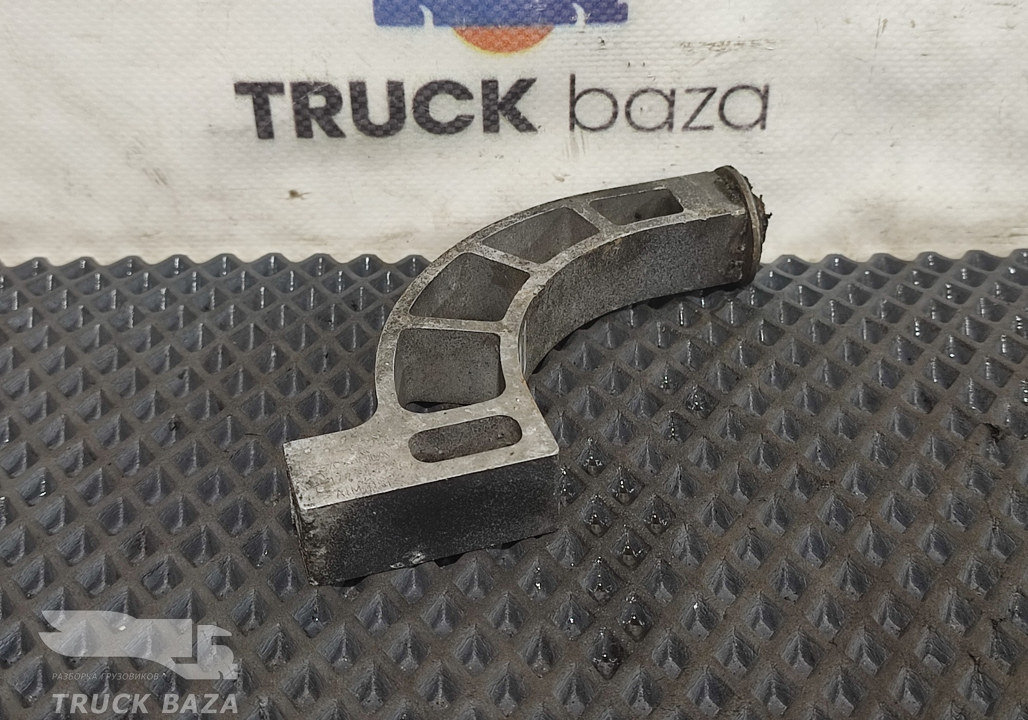 1772441 Кронштейн кольца диффузора для Scania 5-series R (с 2004 по 2016)