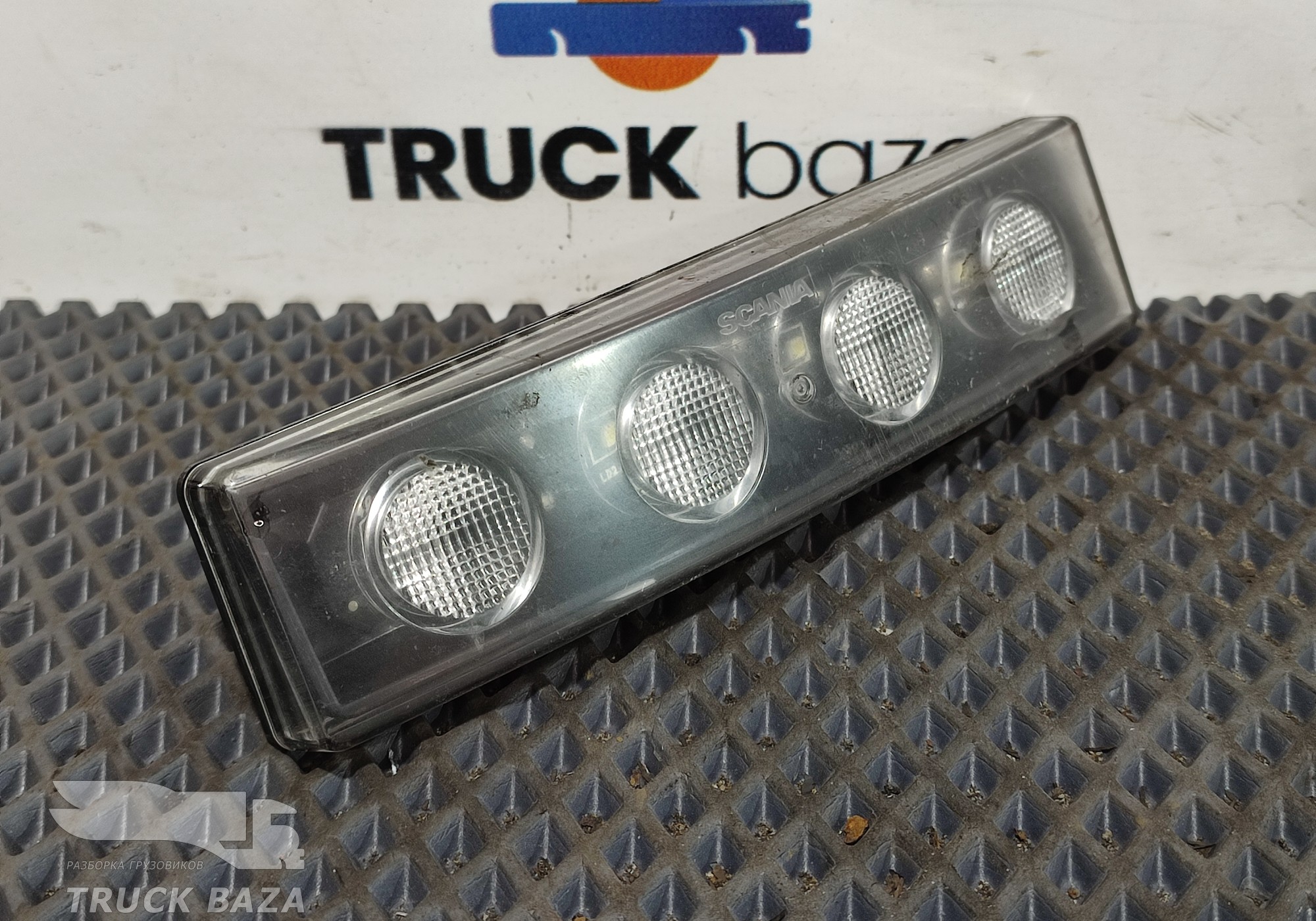 2035104 Габарит в козырек