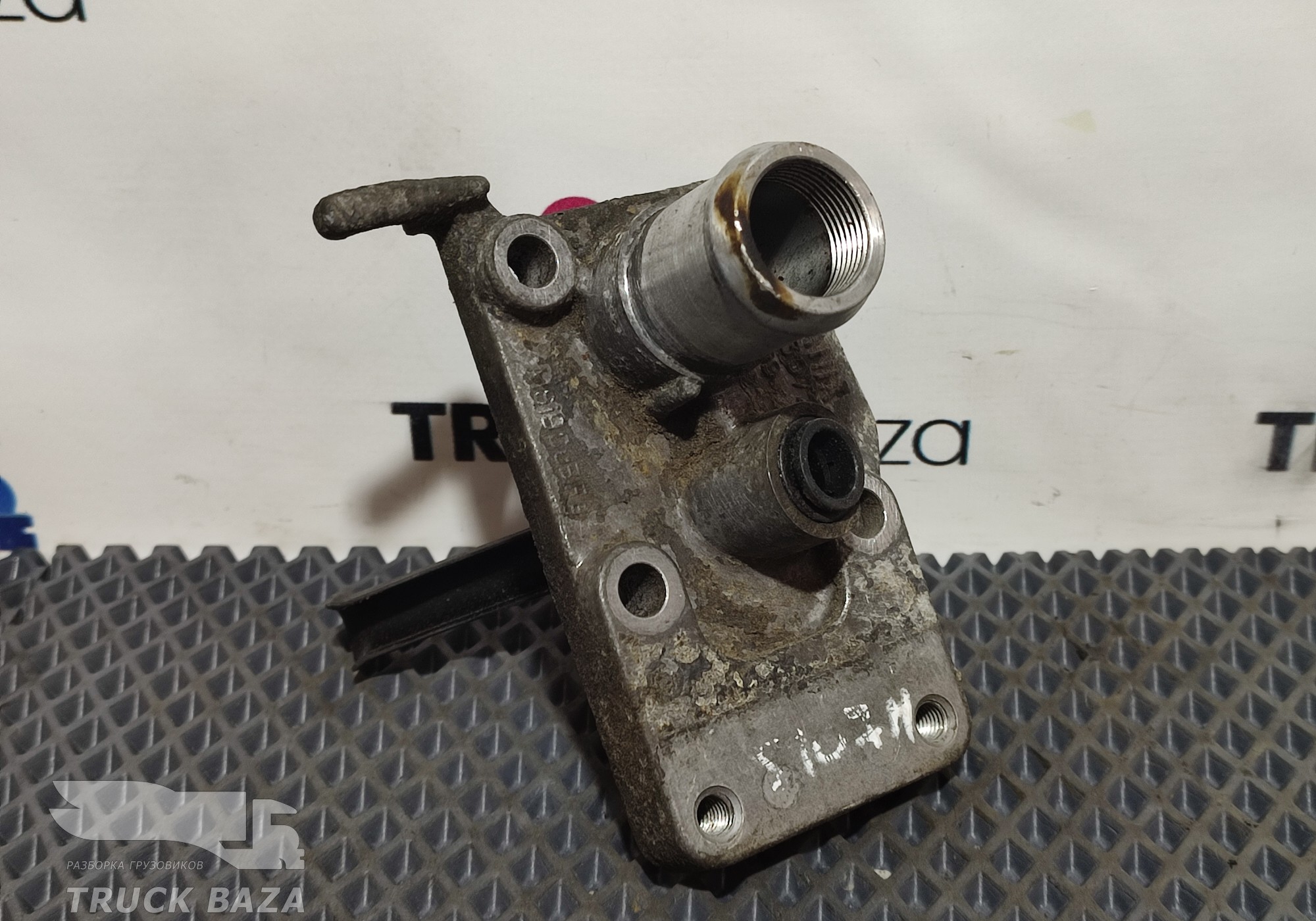 2173072 Фланцевая трубка заливной горловины