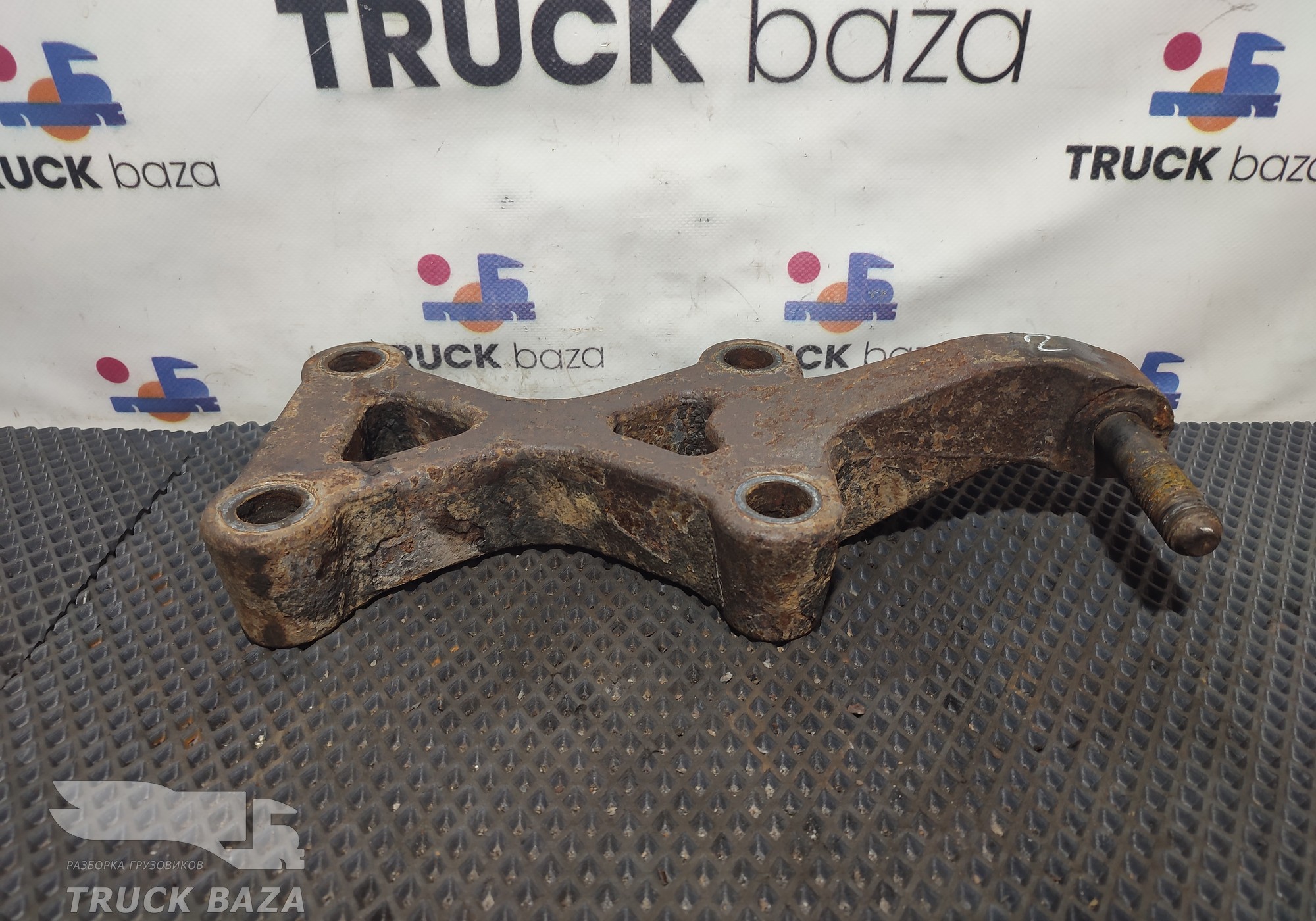 1769882 Кронштейн амортизатора заднего правый