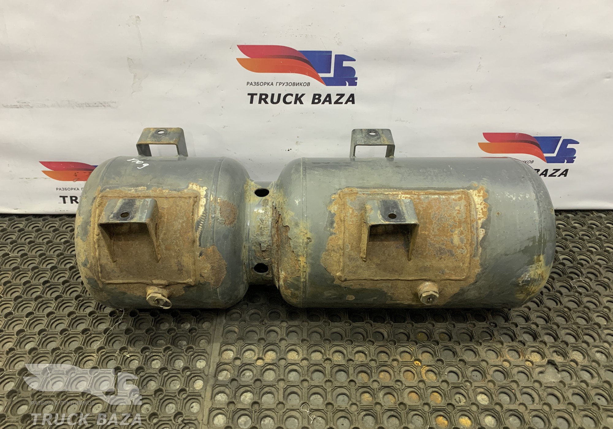 1788475 Ресивер воздушный L=900 D=300 V=20+34 L для Daf XF105 (с 2005)