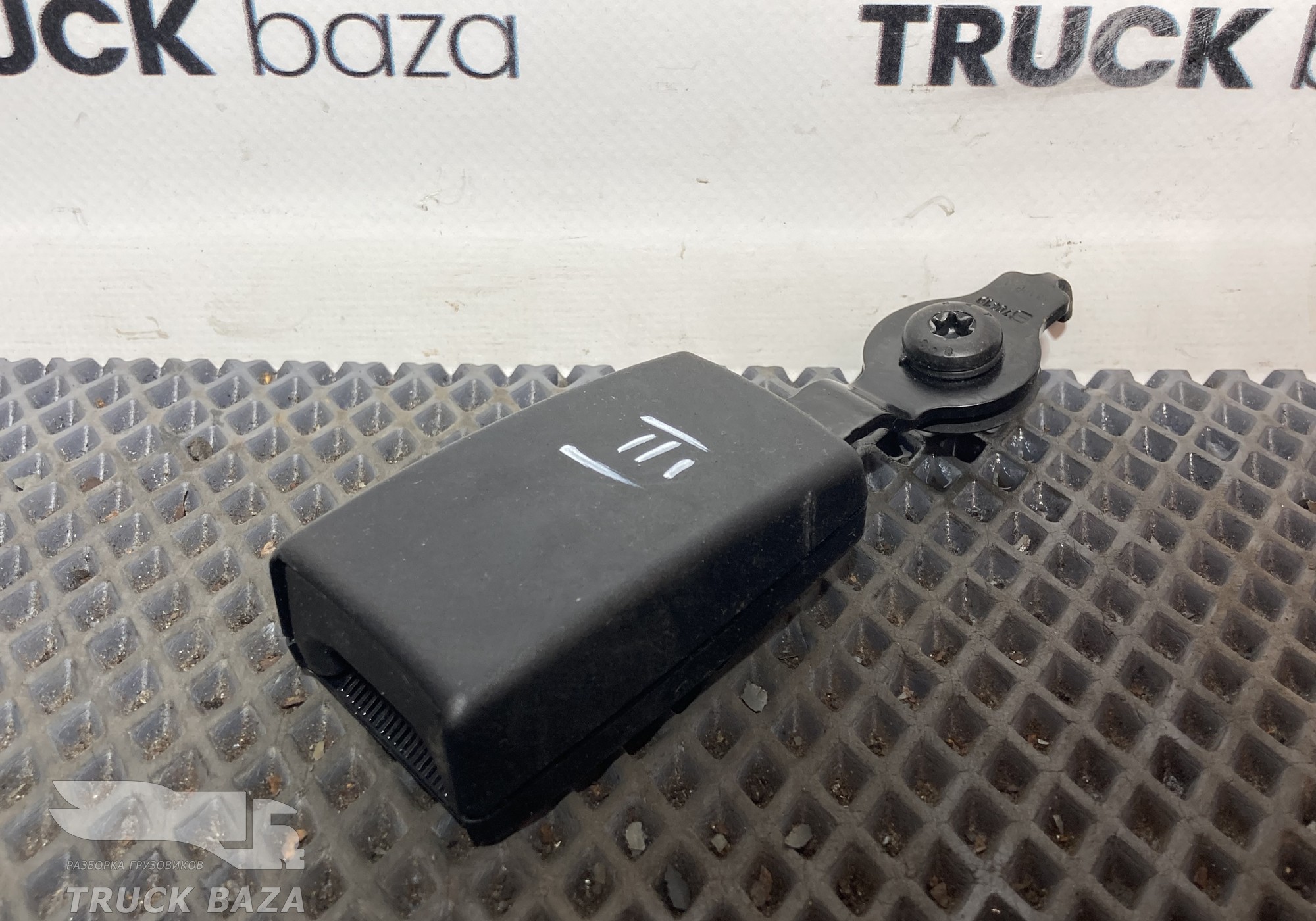 Замок ремня безопасности для Полуприцепы Нефаз