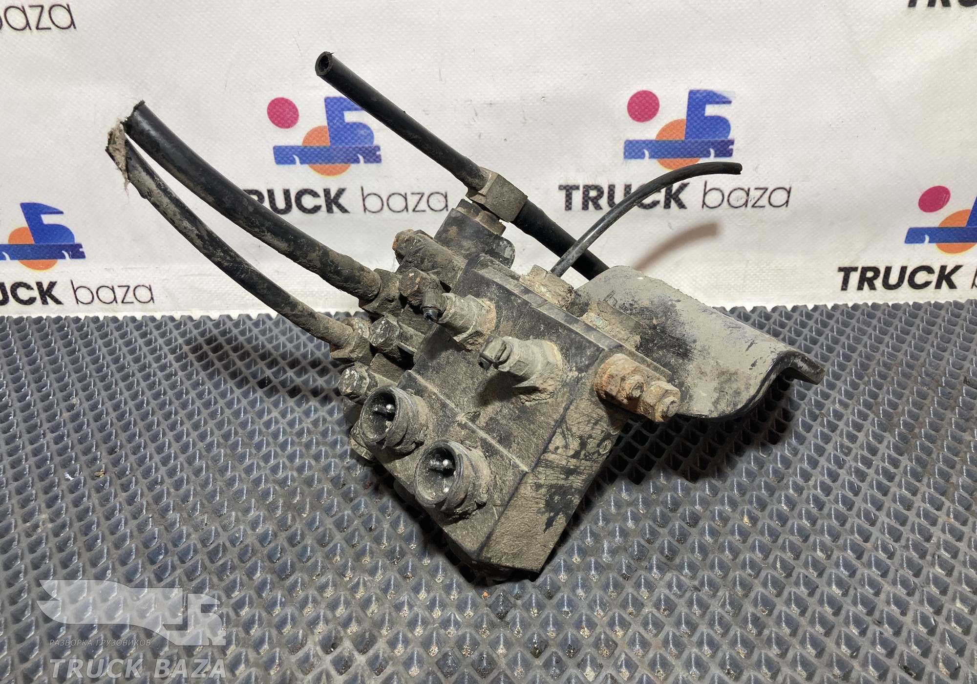 81981830000 Распределитель тормозных сил