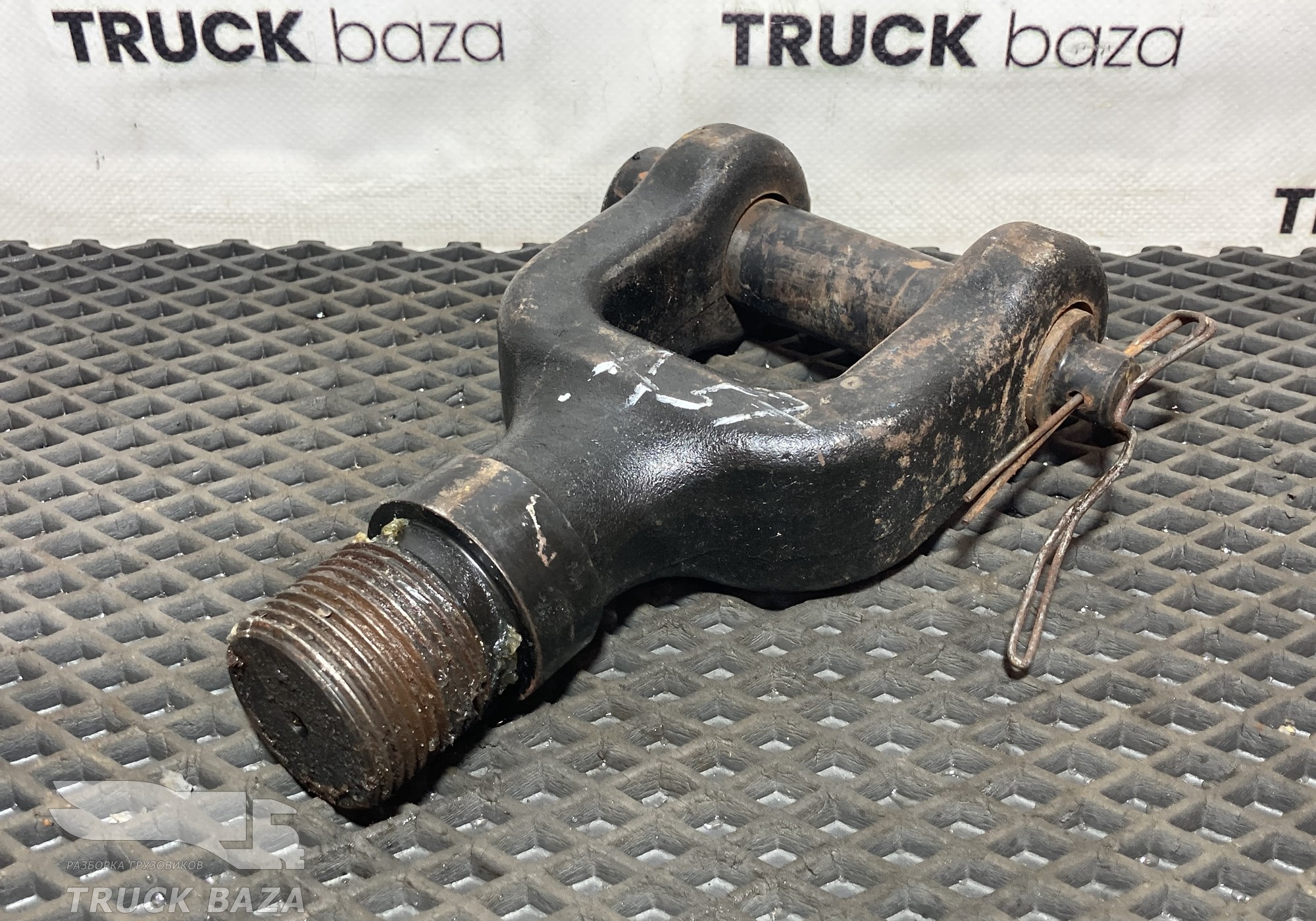 A0005831320005 Крюк буксировочный для Mercedes-Benz Actros New Actros MP4 (с 2011)