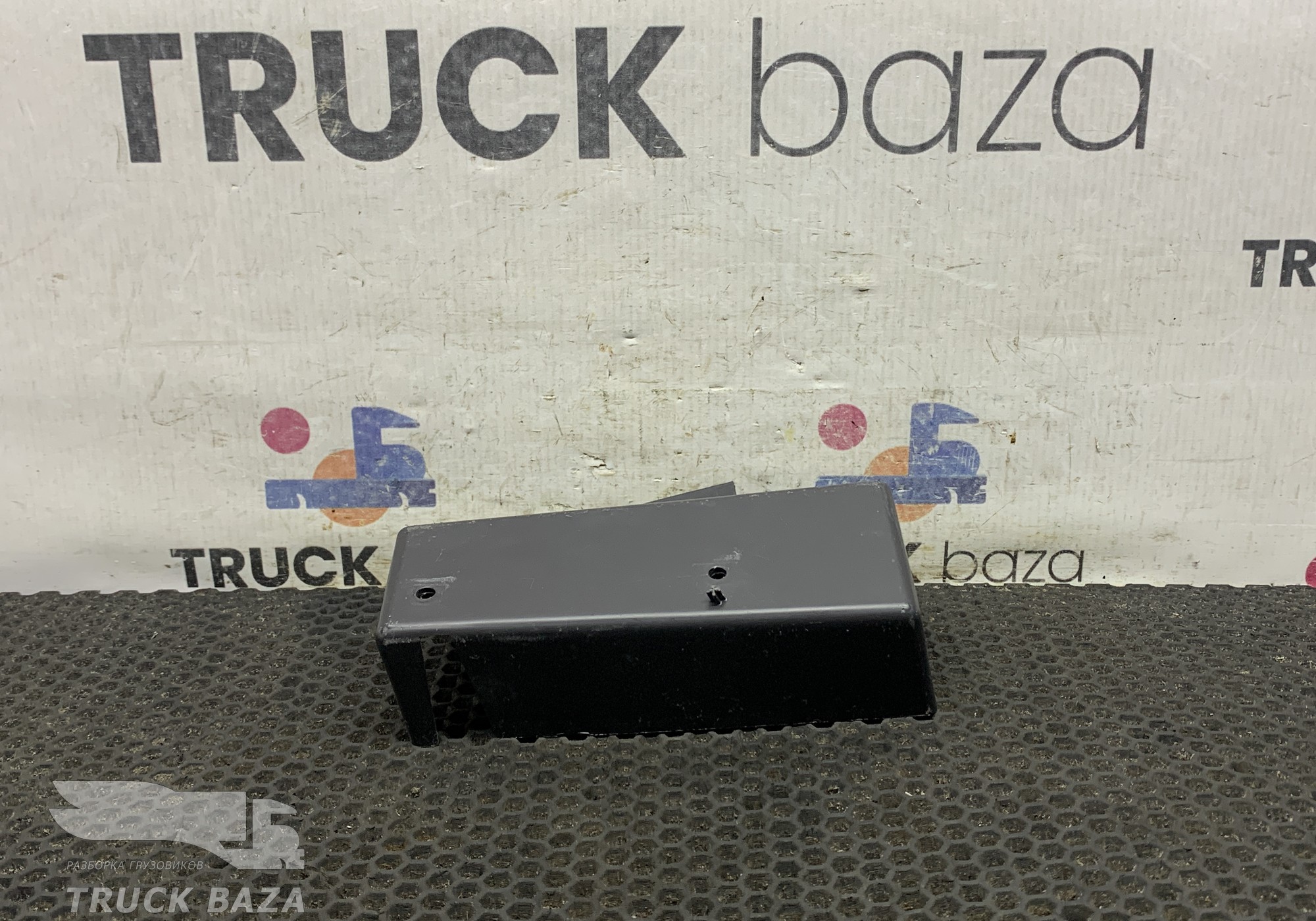 DZ13241162053 Кронштейн приборной панели для Shacman F3000 (с 2009)