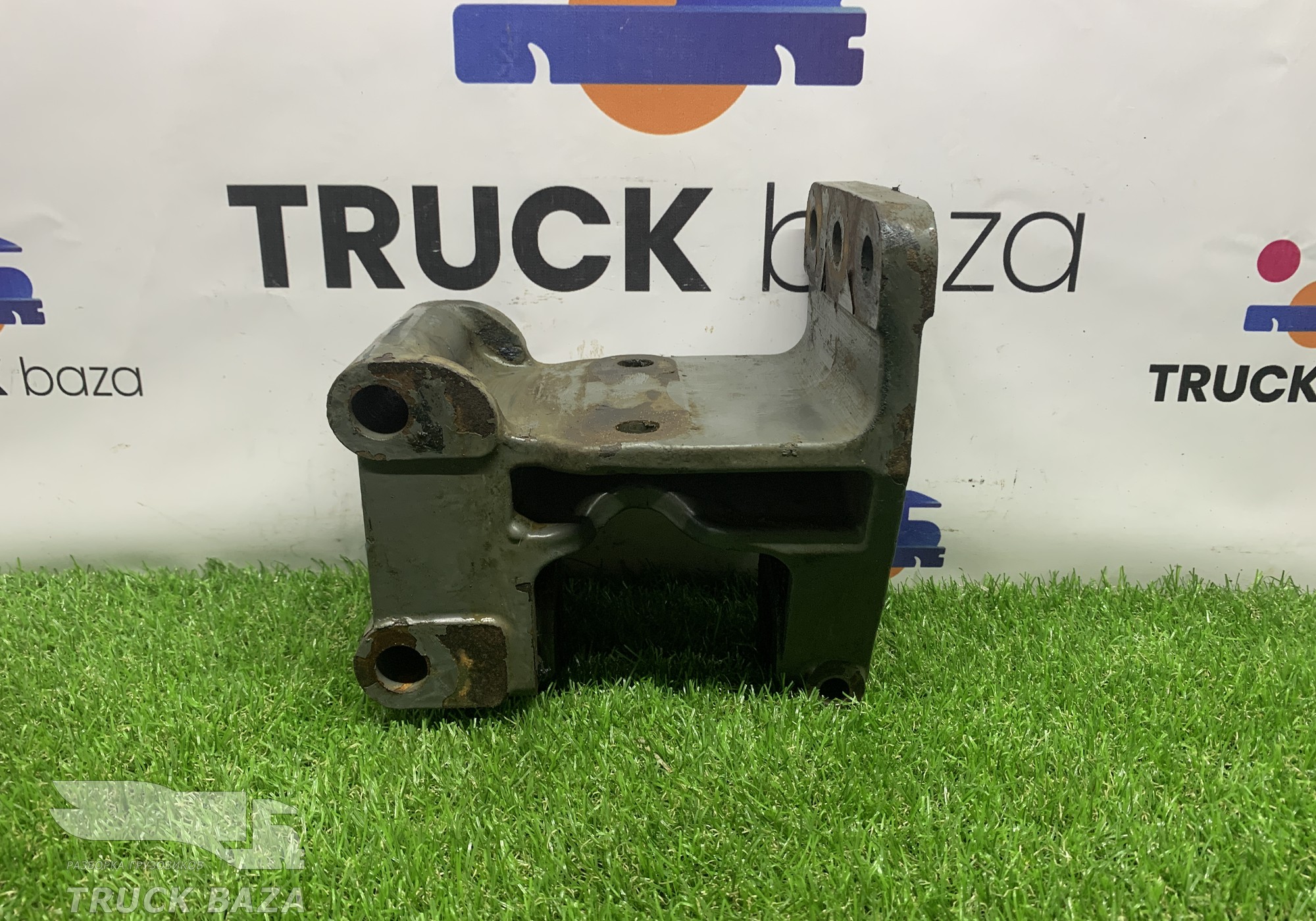 712W413100002 Кронштейн рессоры передний левый для Sinotruk Howo T5G