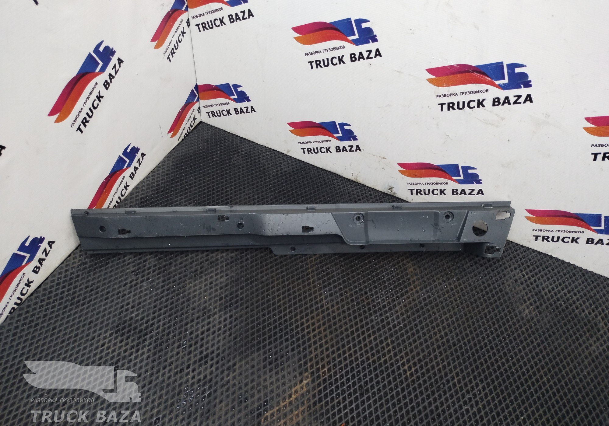 81629300262 Накладка салона для Man TGX II (с 2012)