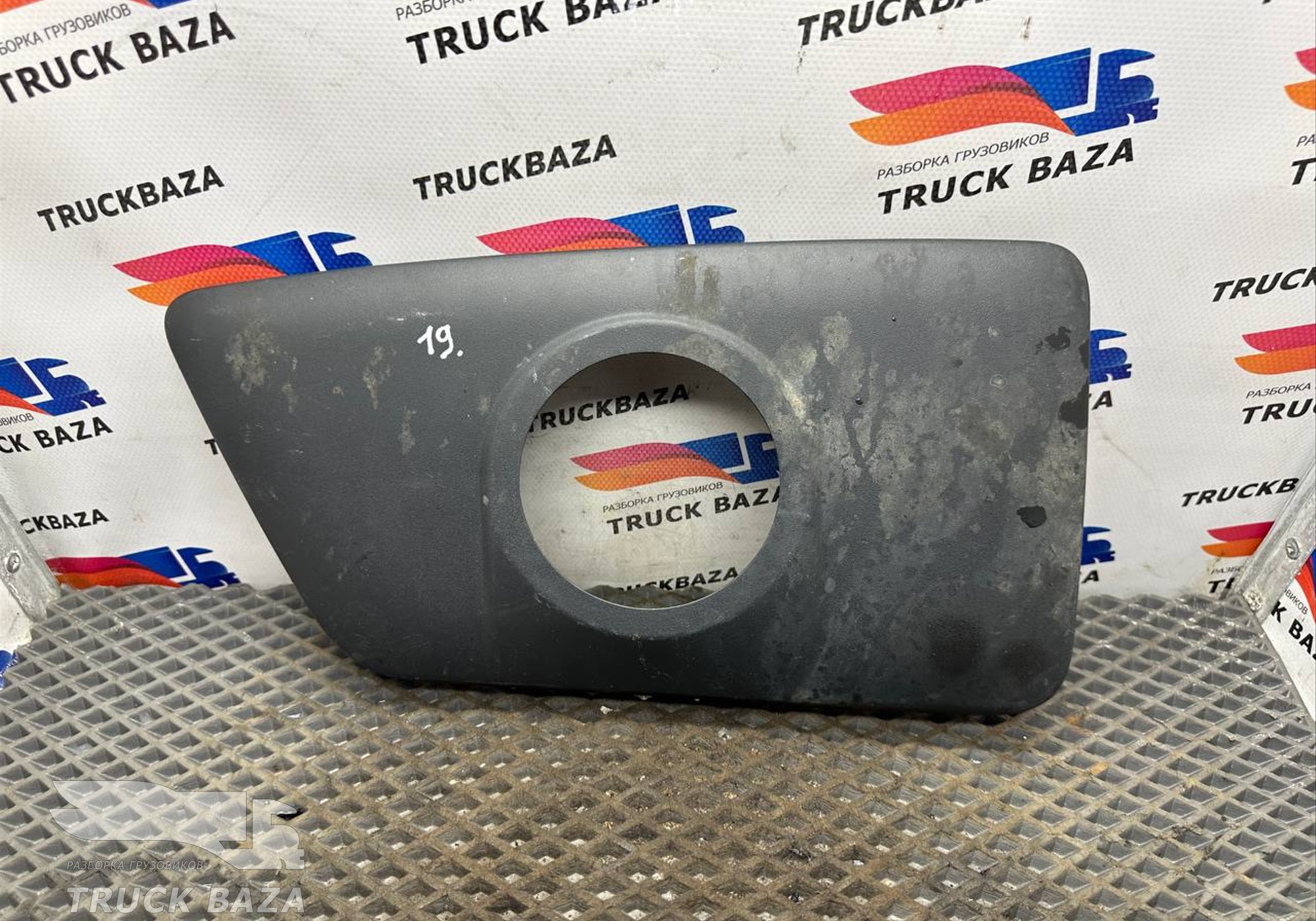 82359213 Накладка зеркала правого для Volvo FH 4 (с 2012)