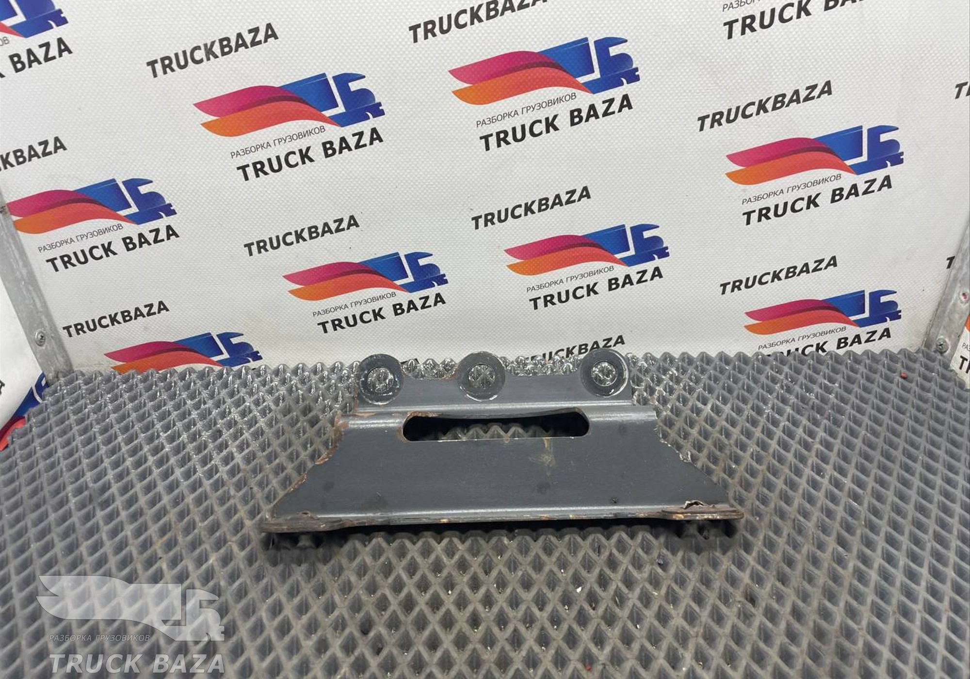 9425207941 Кронштейн шумоизоляции левый для Mercedes-Benz Actros MP3 (с 2008)