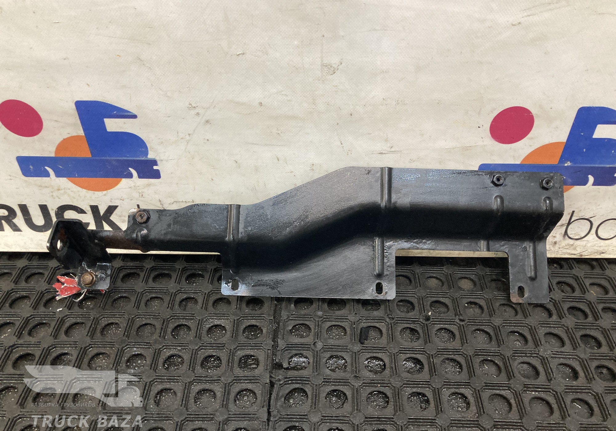549018403540 Кронштейн крепления панели крыла правый для КАМАЗ 54901