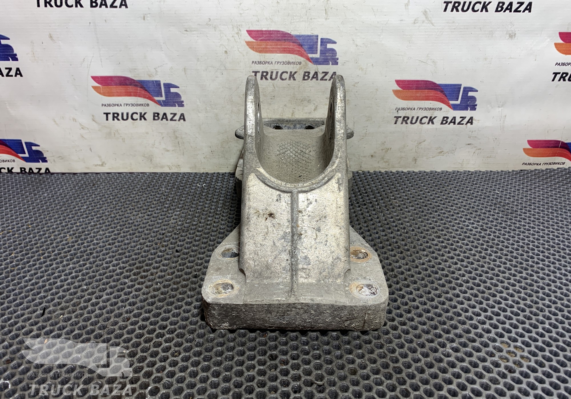 20456129 Кронштейн кабины передний для Volvo FH 3 (с 2008 по 2012)