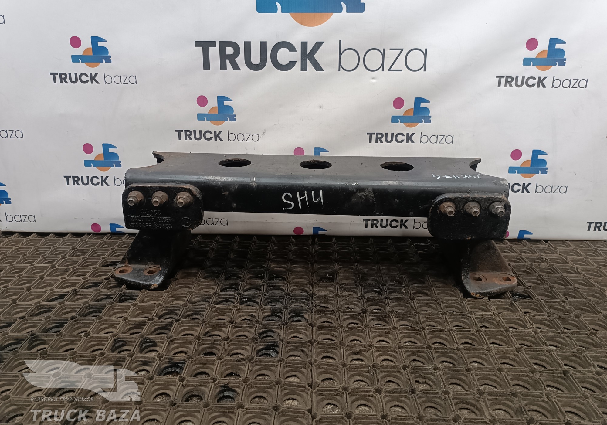 DZ95319519003 Траверса поперечная для Shacman X3000 (с 2014)