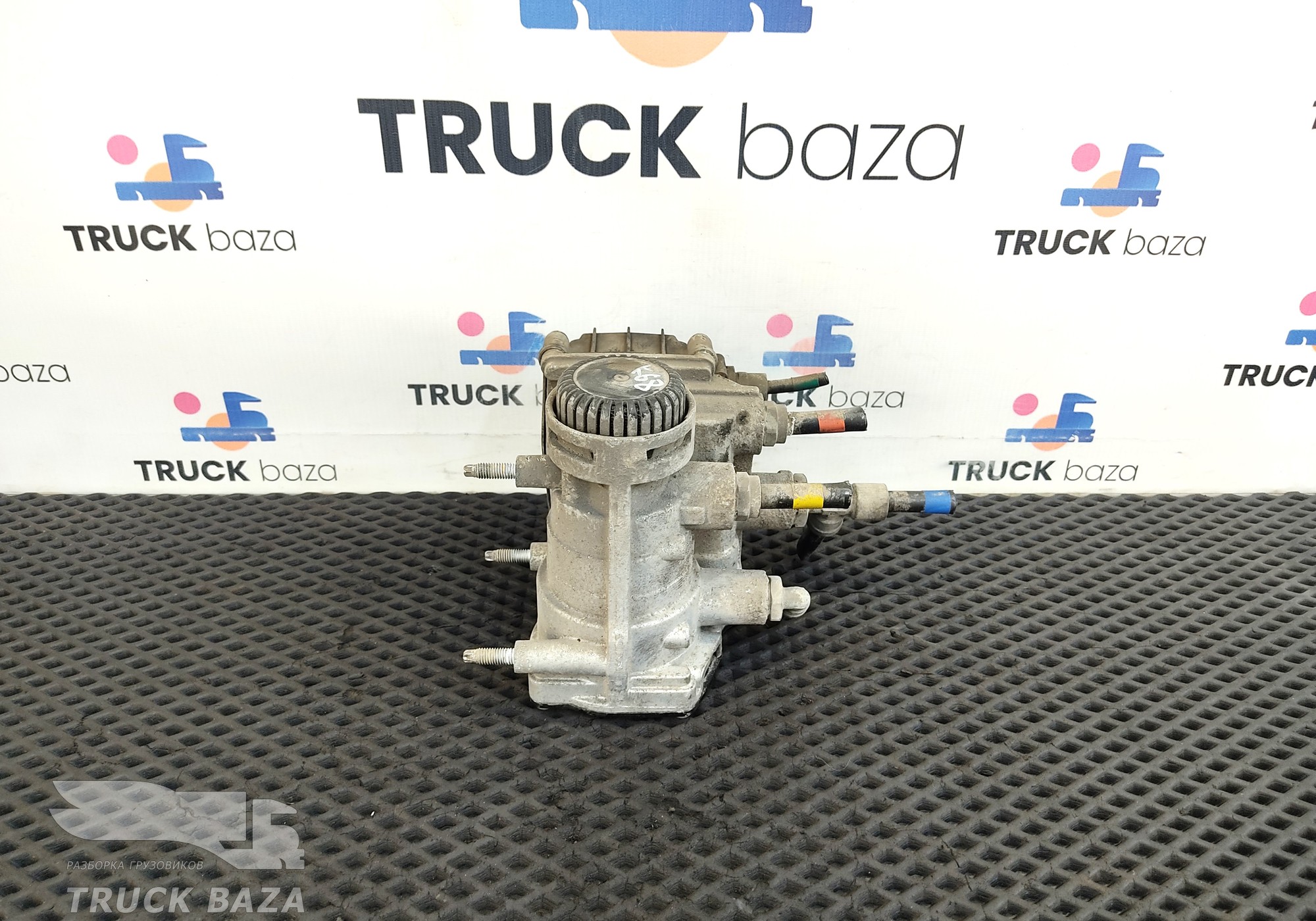 35683600030 Кран управления тормозами прицепа