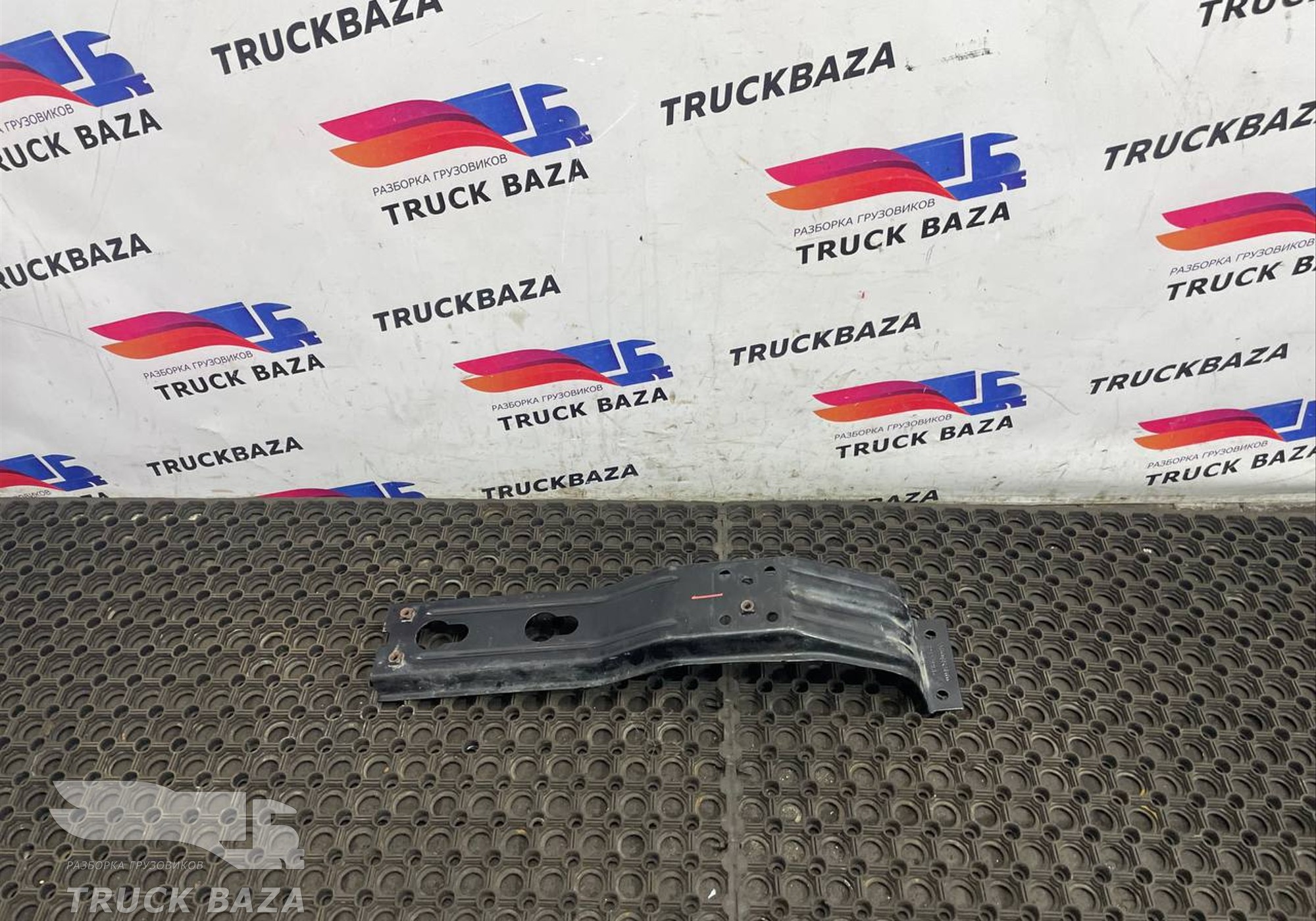 82690888 Кронштейн подножки для Volvo FH 4 (с 2012)