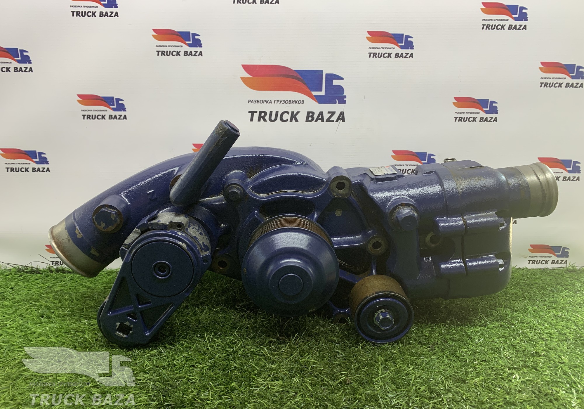 100804126 Насос водяной (помпа) для Shacman X3000 (с 2014)