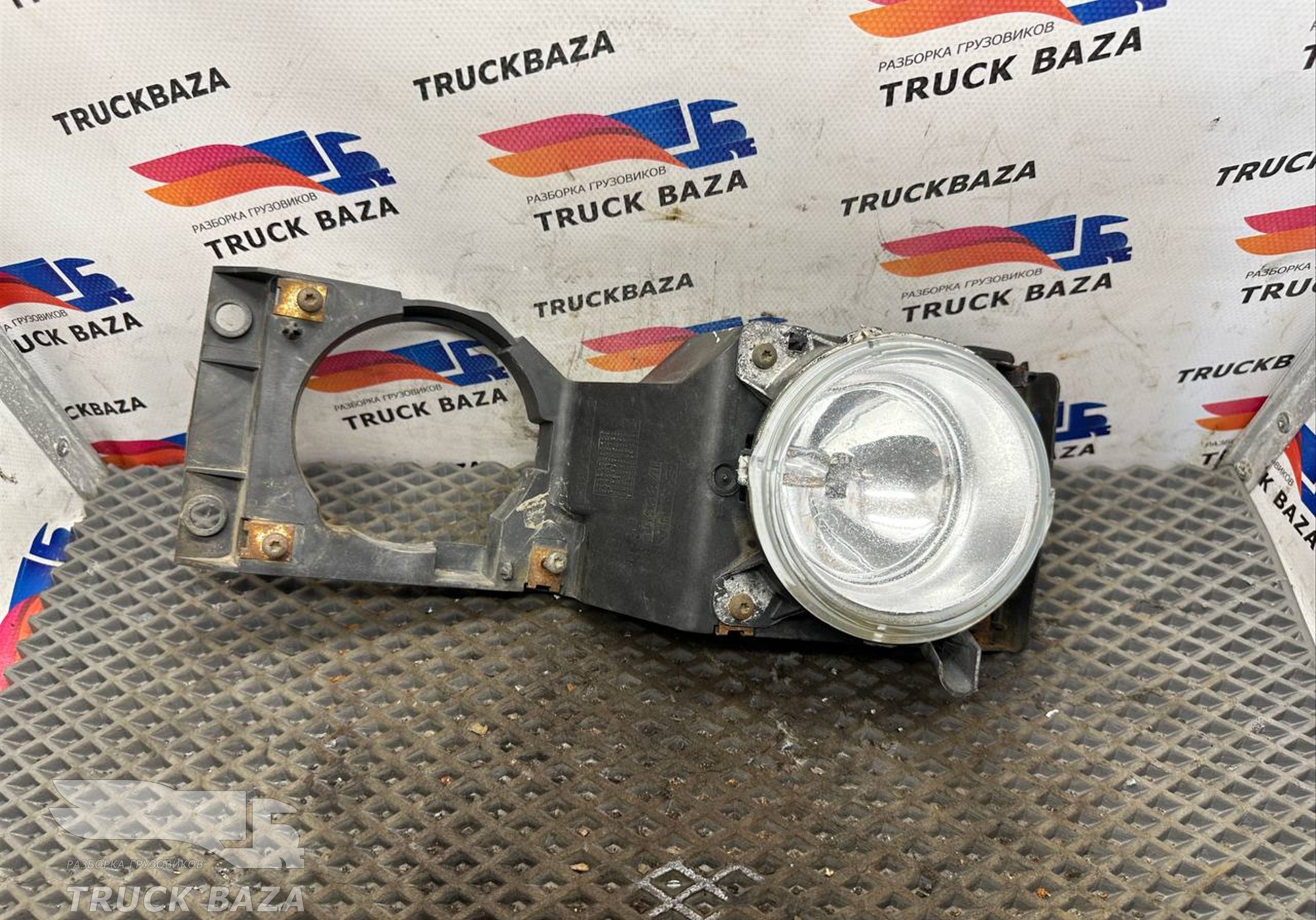 1786695 Фара противотуманная правая для Scania 5-series G (с 2004 по 2016)