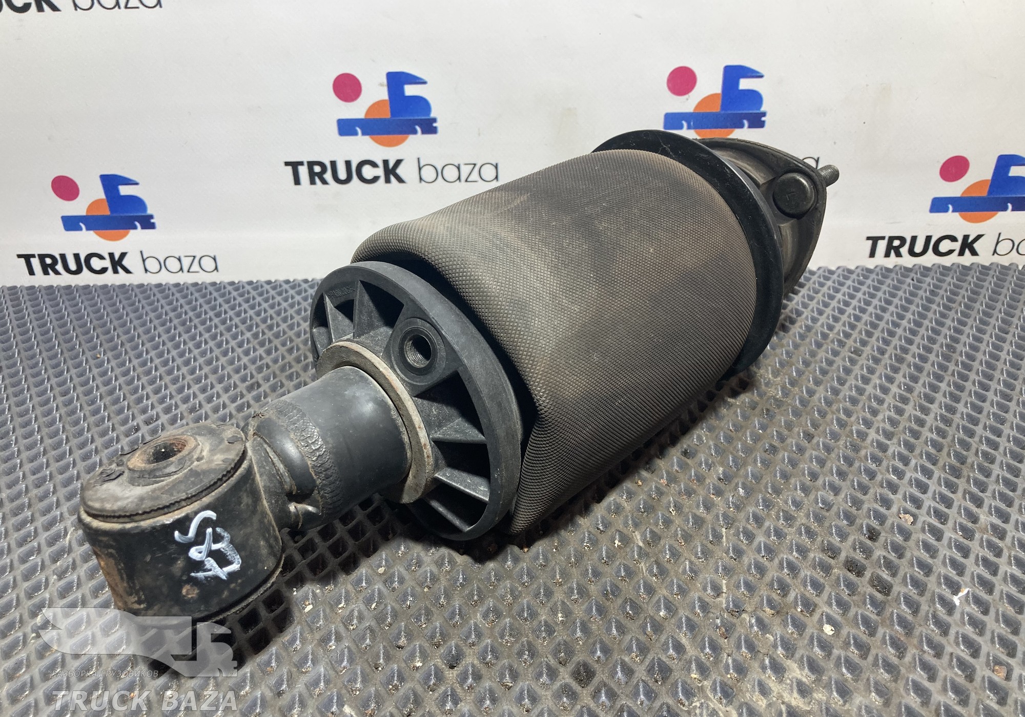 2493164 Пневмоподушка кабины задняя