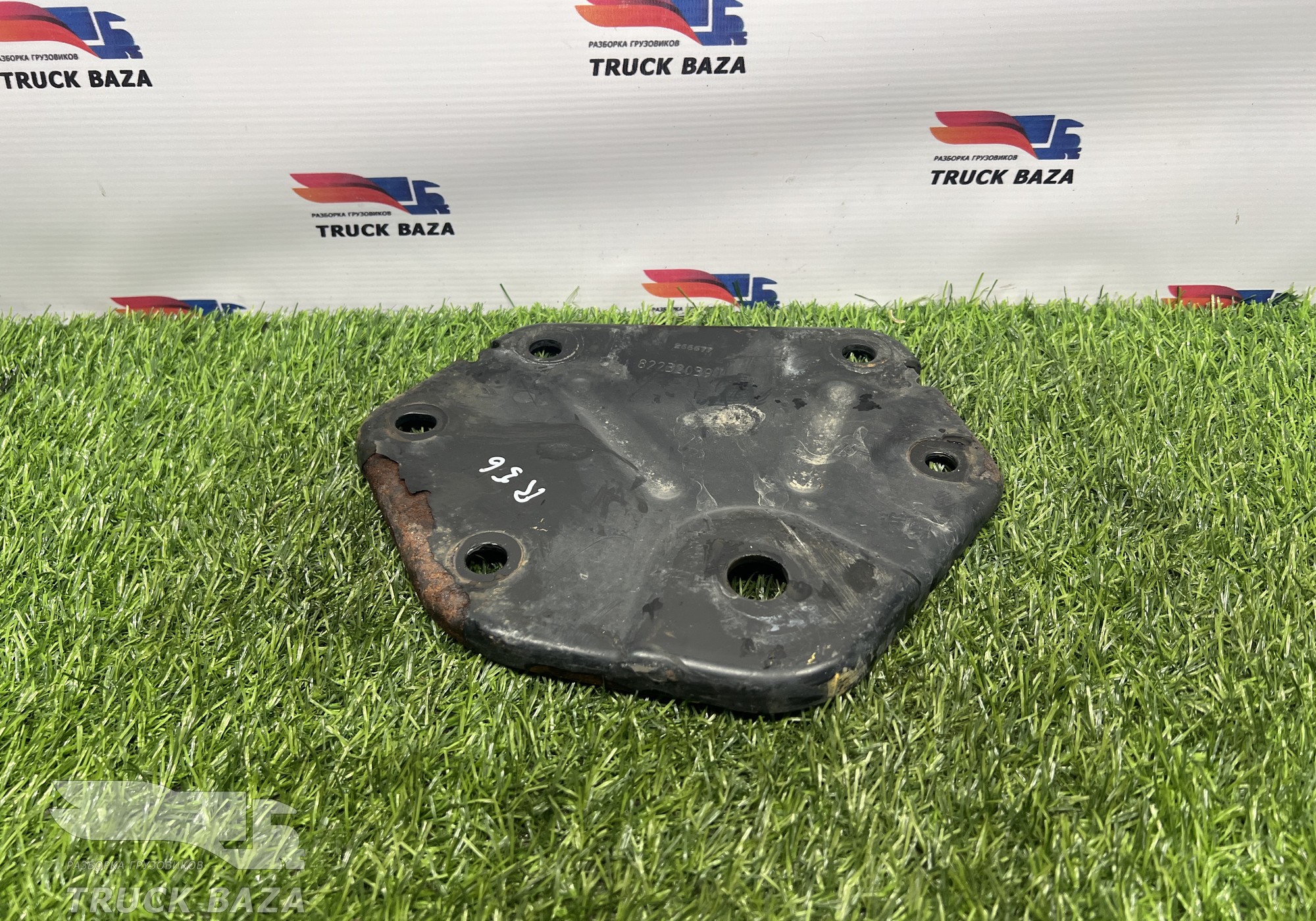 82232039 Кронштейн кабины передний правый для Renault T (с 2013)