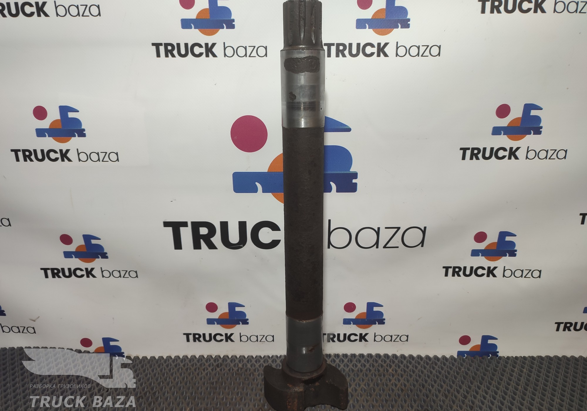 2025392 Вал тормозной правый