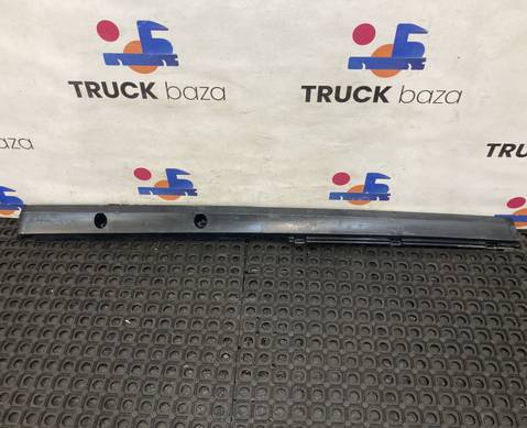 549018424100 Молдинг верхний правый с уплотнителем для КАМАЗ 54901