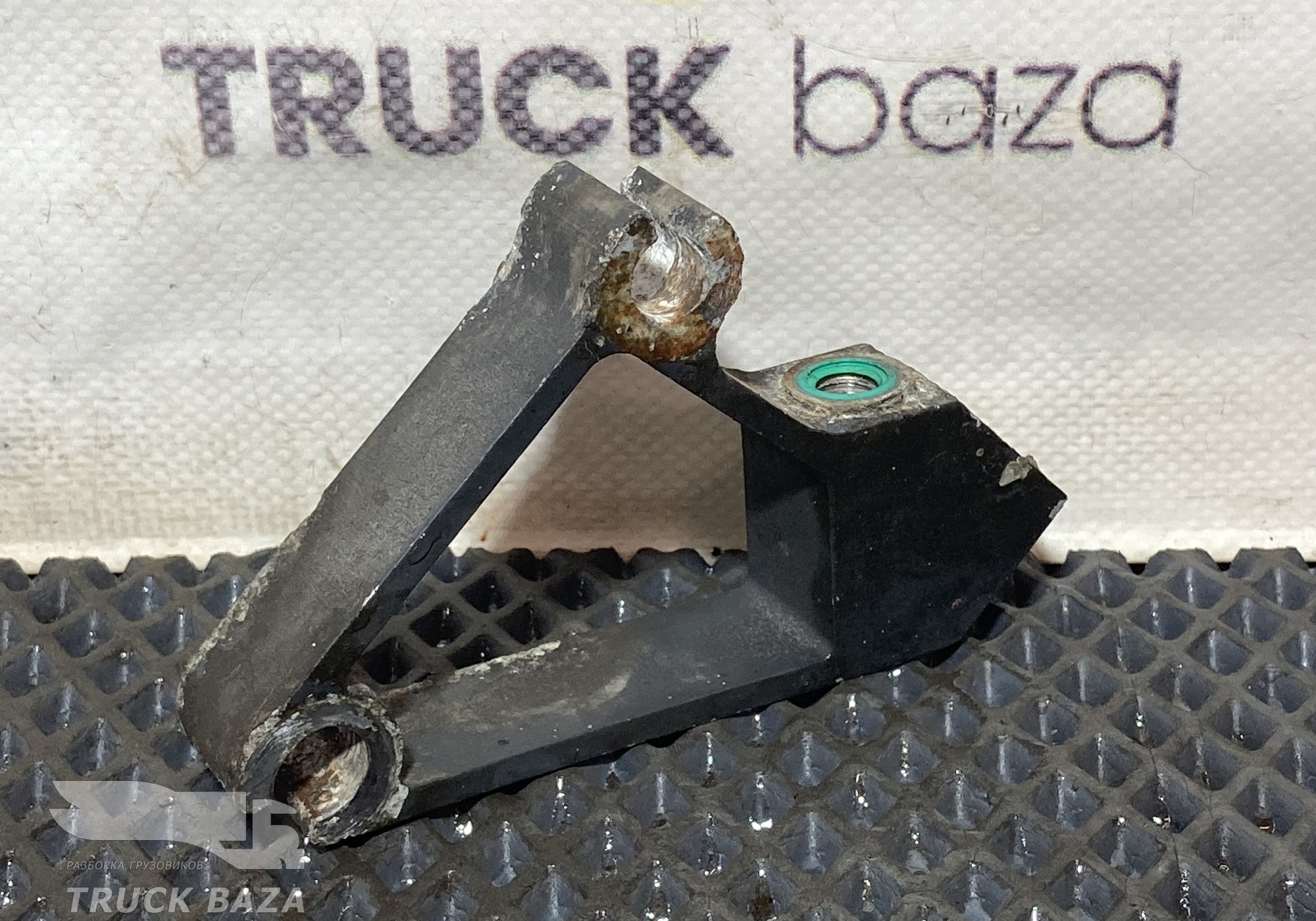 2016699 Кронштейн датчика давления выпуска