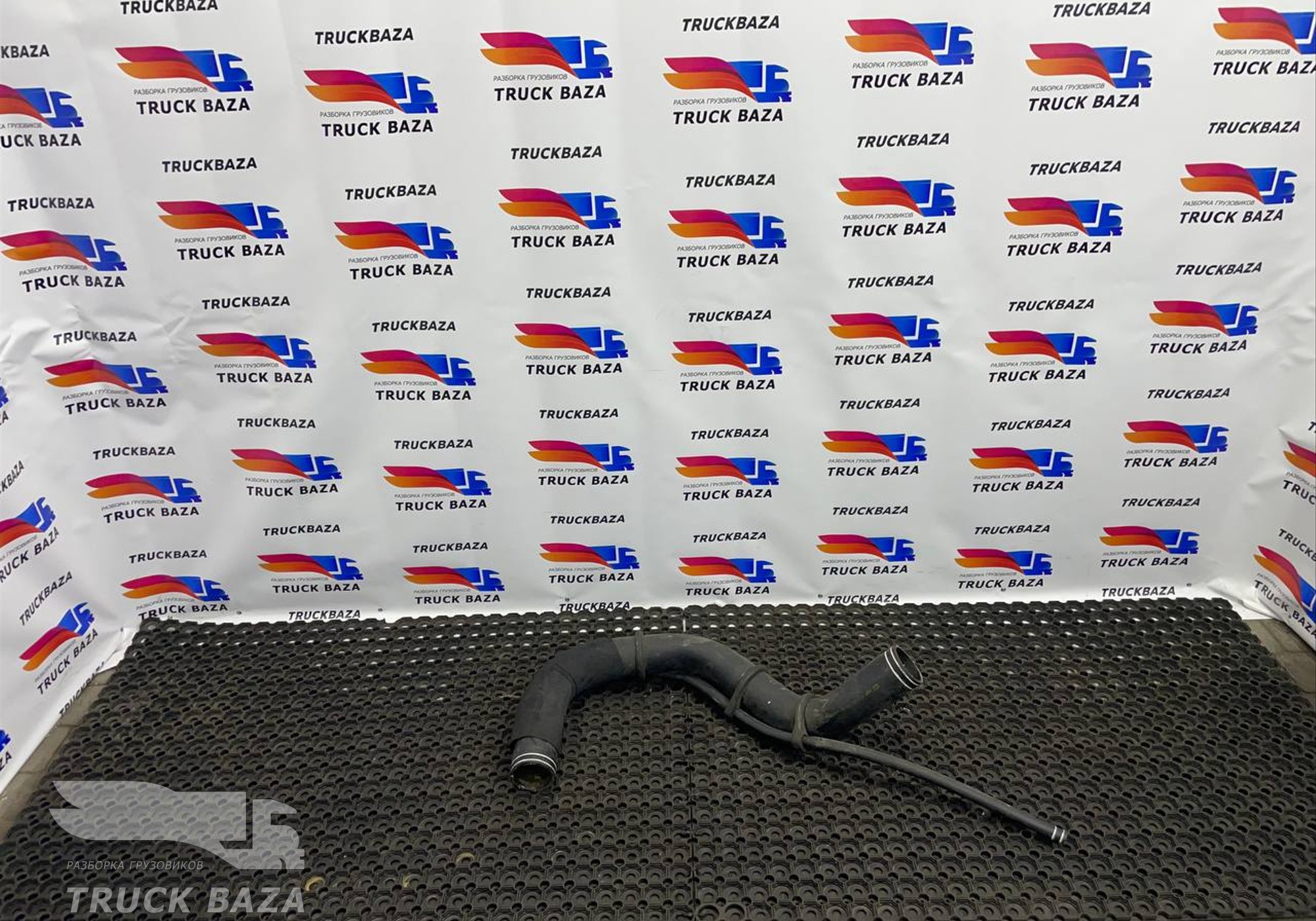 JC468B274BC Патрубок системы охлаждения для Ford F-MAX (с 2018)