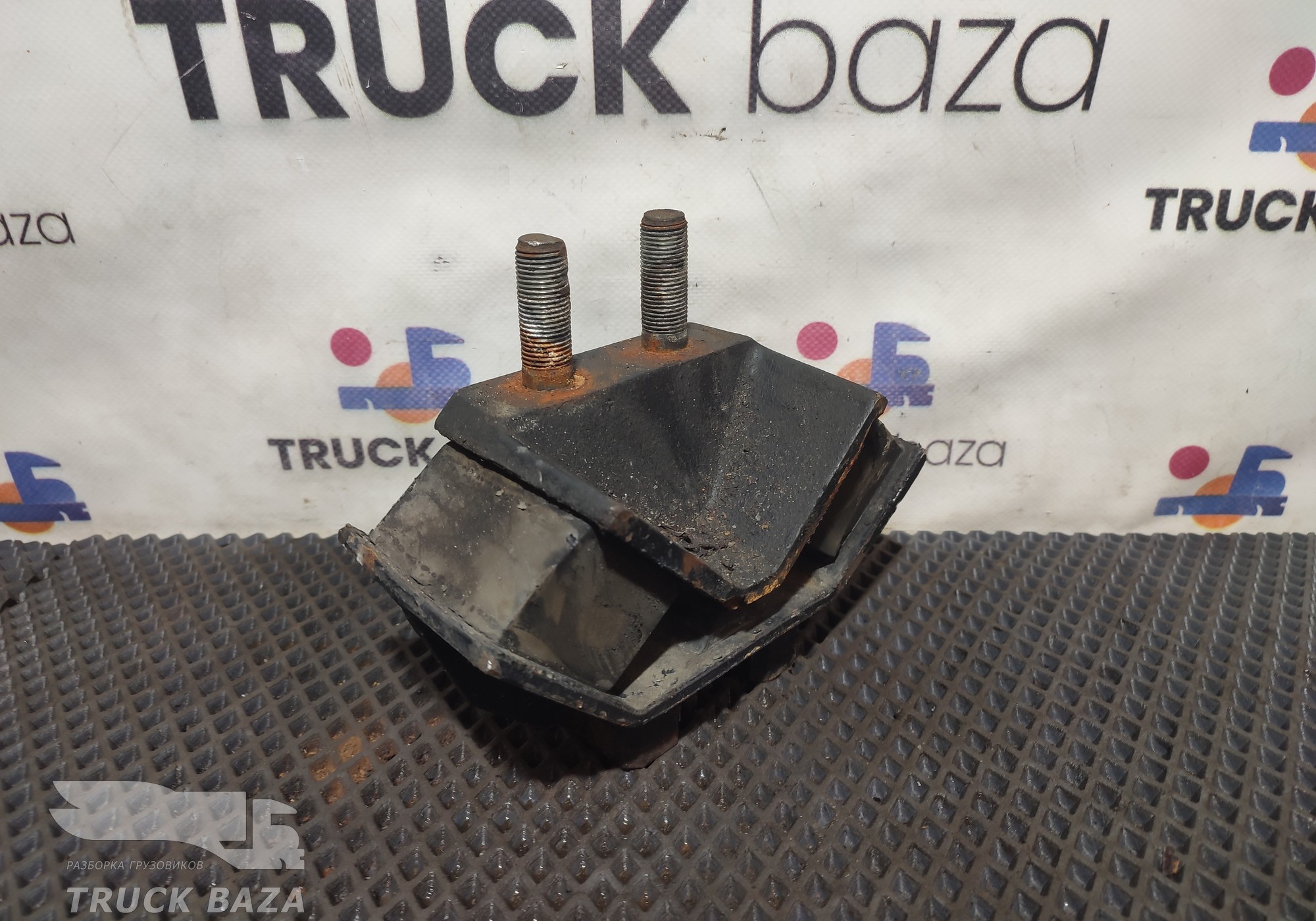 54901001353 Подушка двигателя передняя для КАМАЗ 5490 (с 2013)