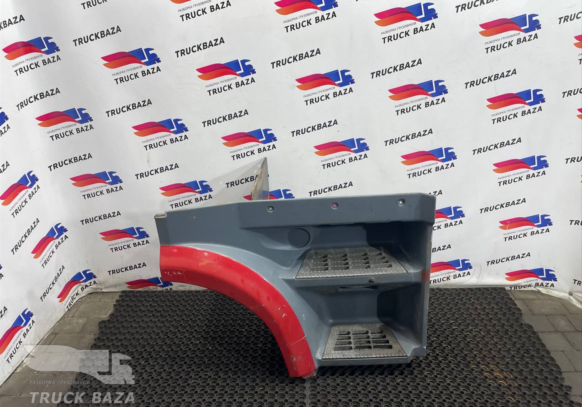 1656912 Корпус подножек правый для Daf XF105 (с 2005)