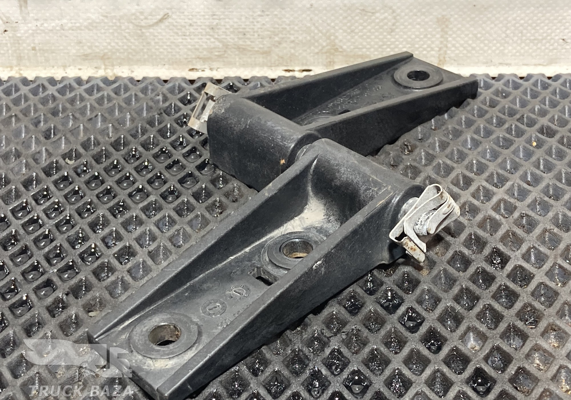 9607932450 Шарнир капота