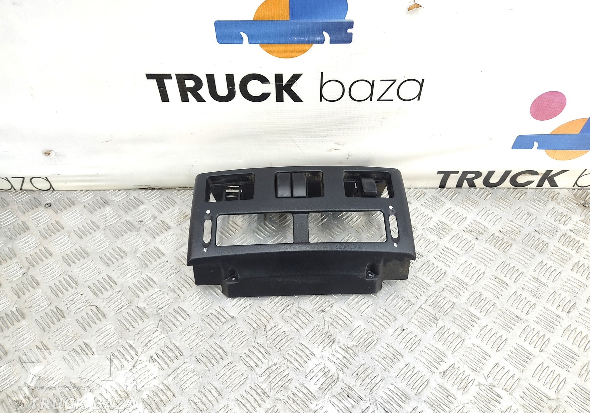 1304866 Накладка панели приборов для Daf XF105 (с 2005)