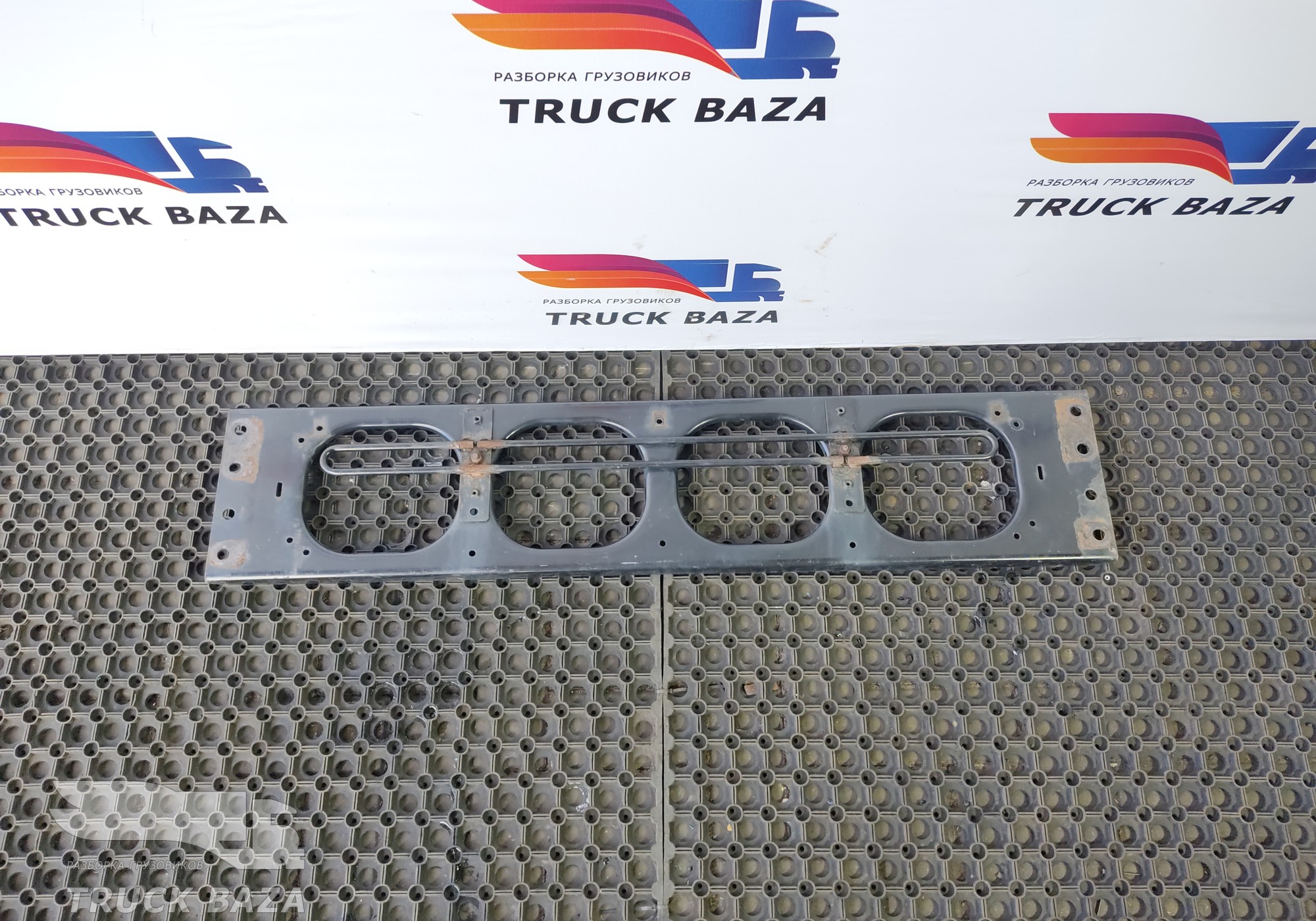 20498240 Кронштейн решетки радиатора для Volvo FM II (с 2002)